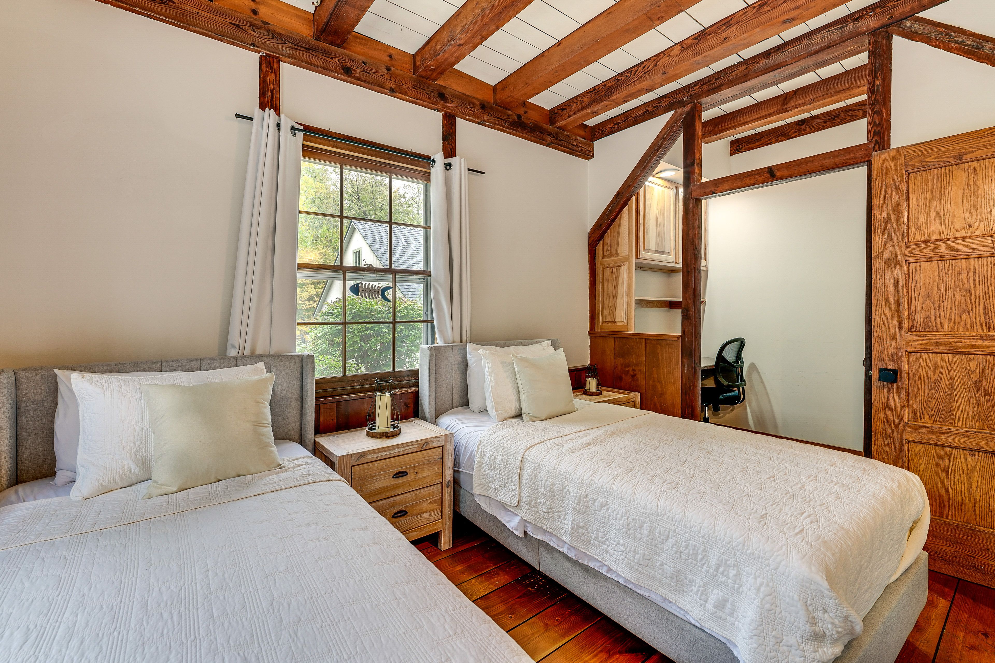 Bedroom 2 | 2 Twin Beds | 1st Floor