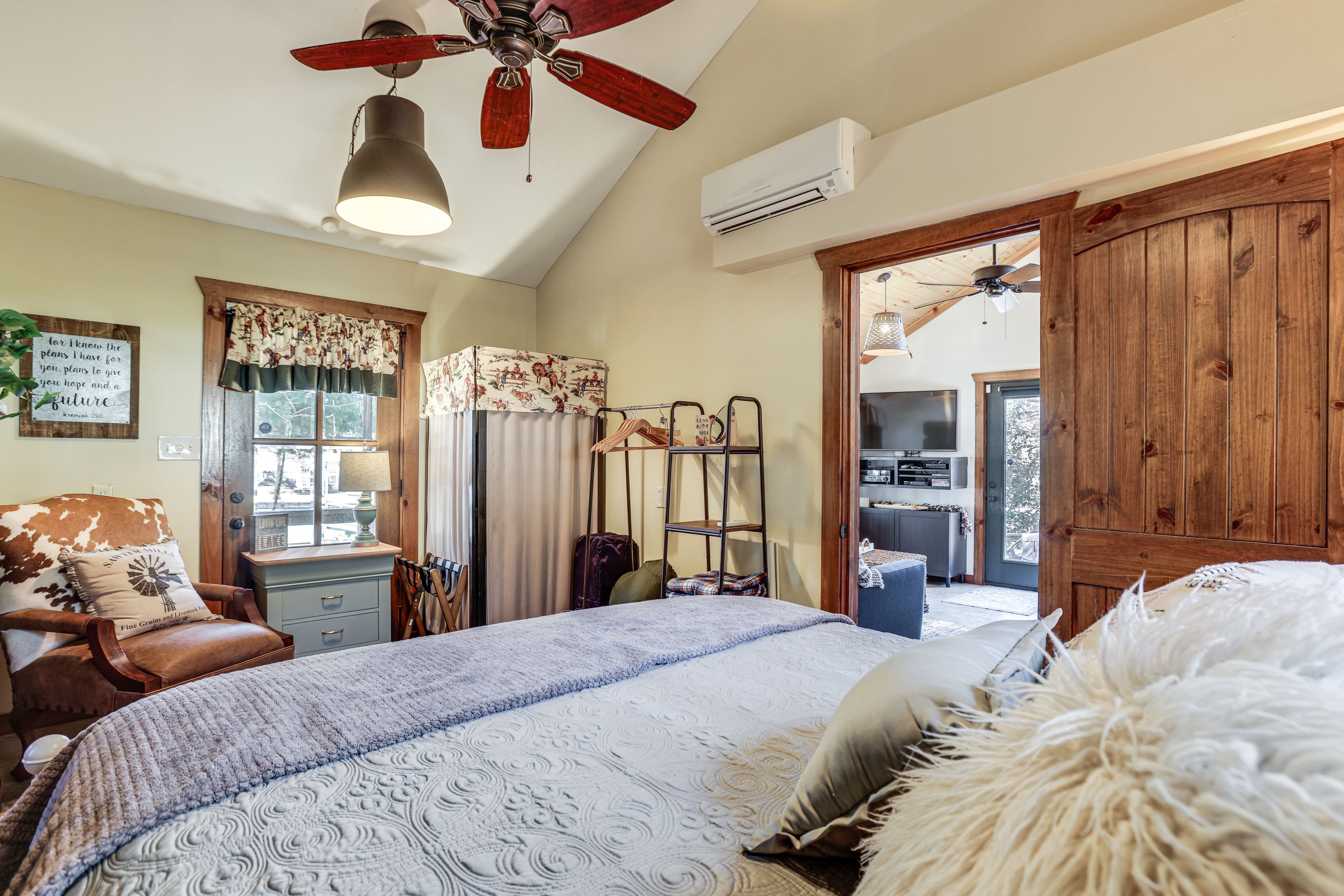 Bedroom 3 (Guest House) | Queen Bed