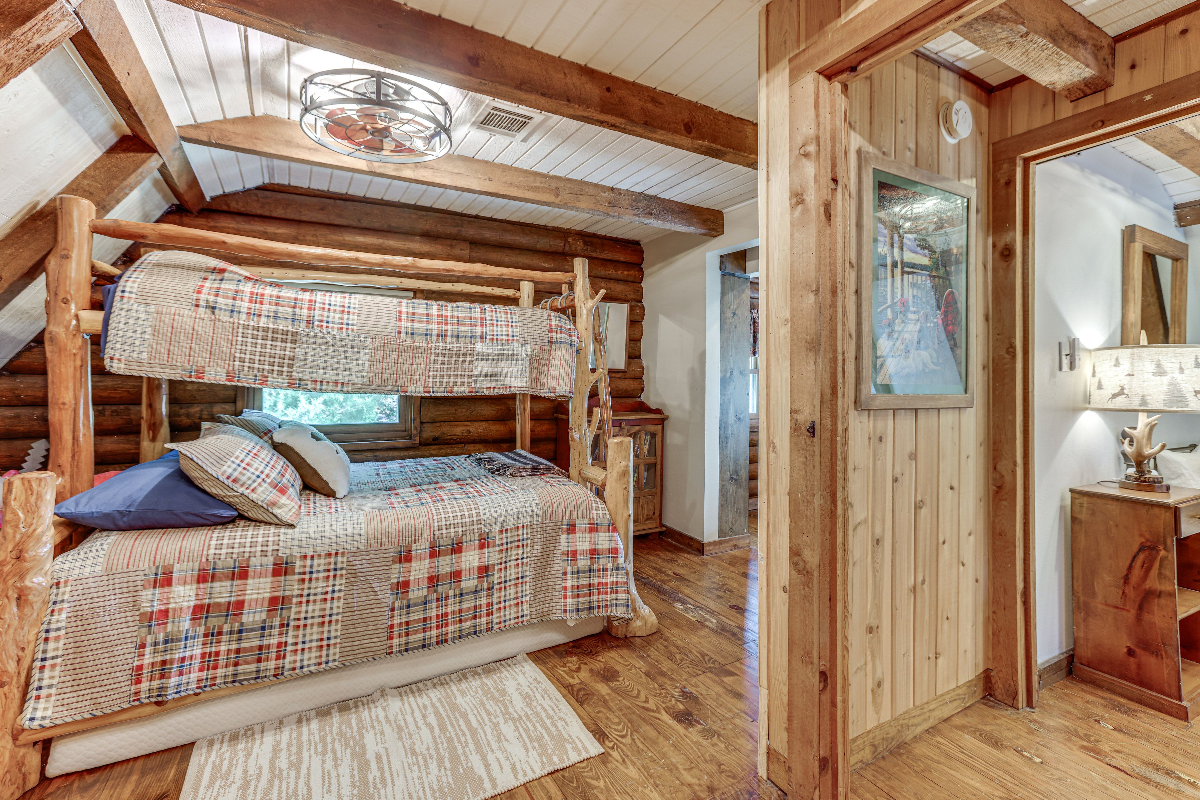 Bedroom 2 (Main House) | Twin/Full Bunk Bed w/ Twin Trundle