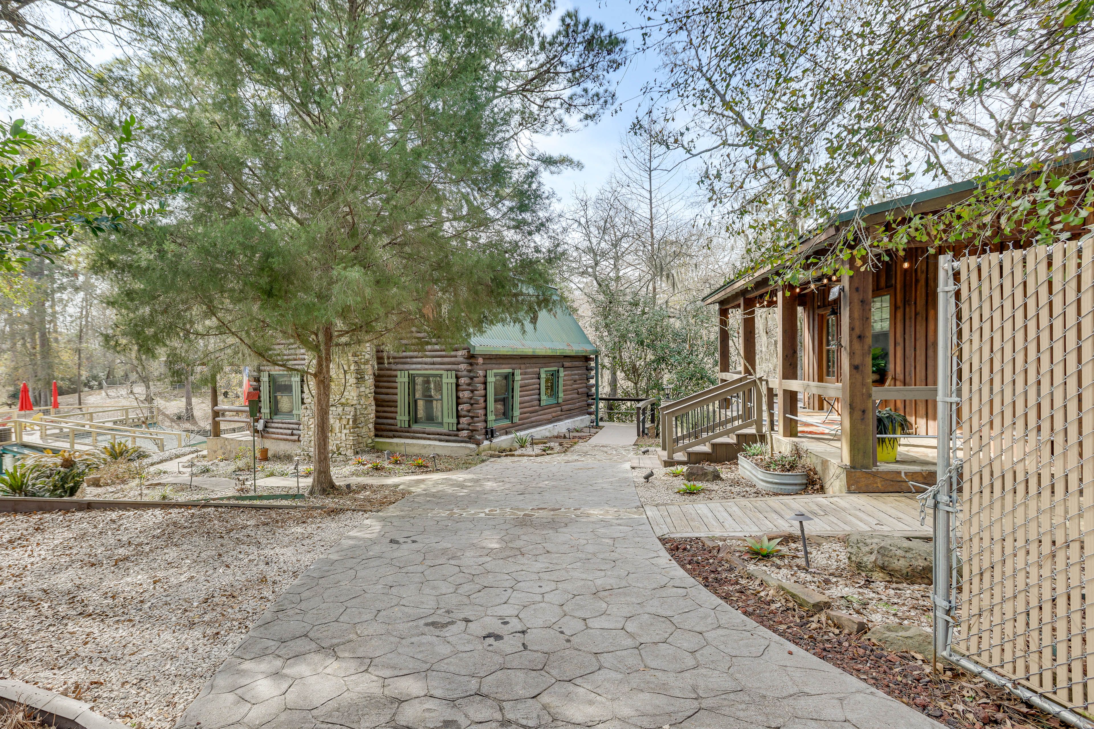 Parking | Driveway (2 Vehicles) | Cul-de-Sac (2 Vehicles) | Street Parking