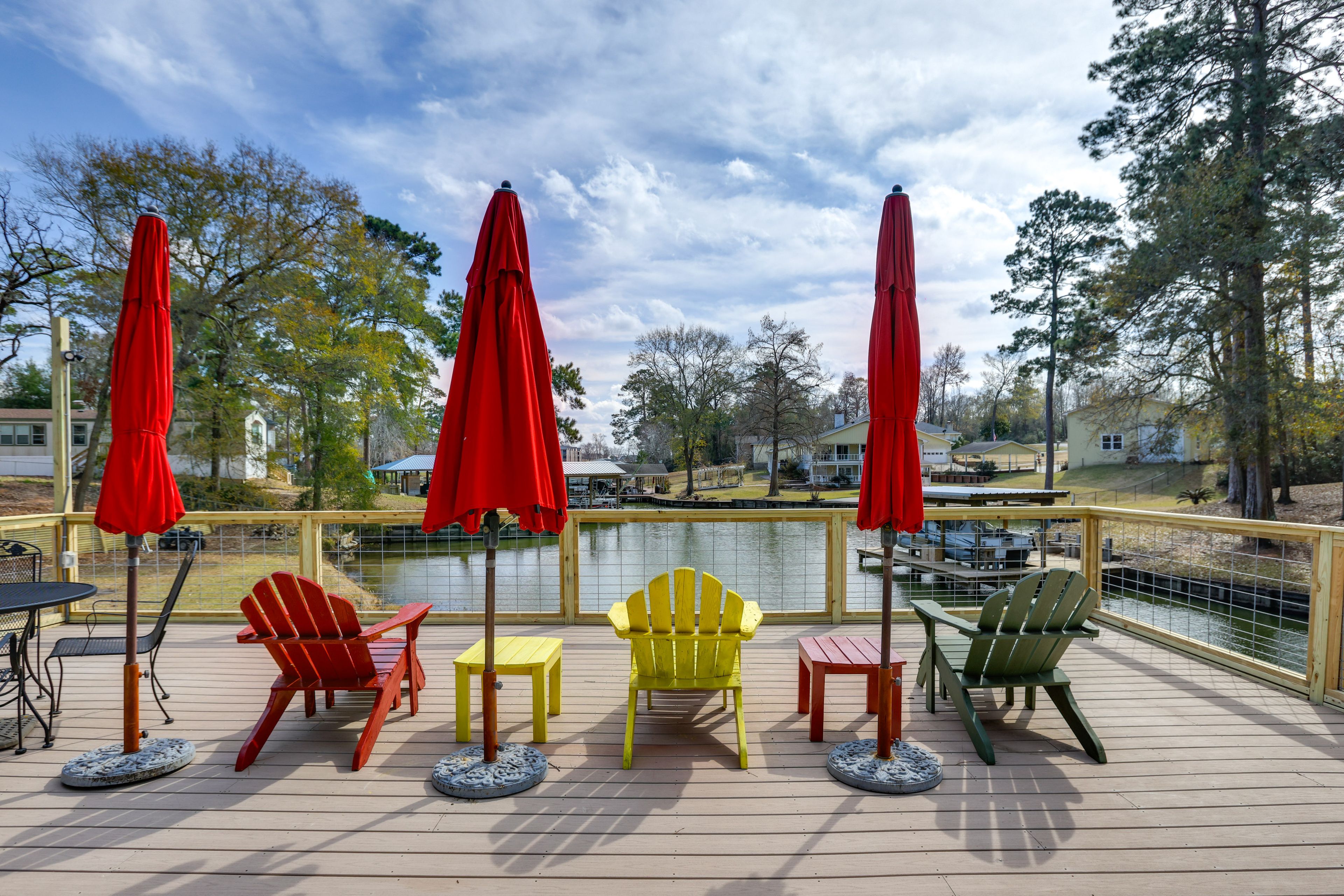 Onalaska Vacation Rental | 3BR | 2.5BA | Steps Required | 1,670 Sq Ft