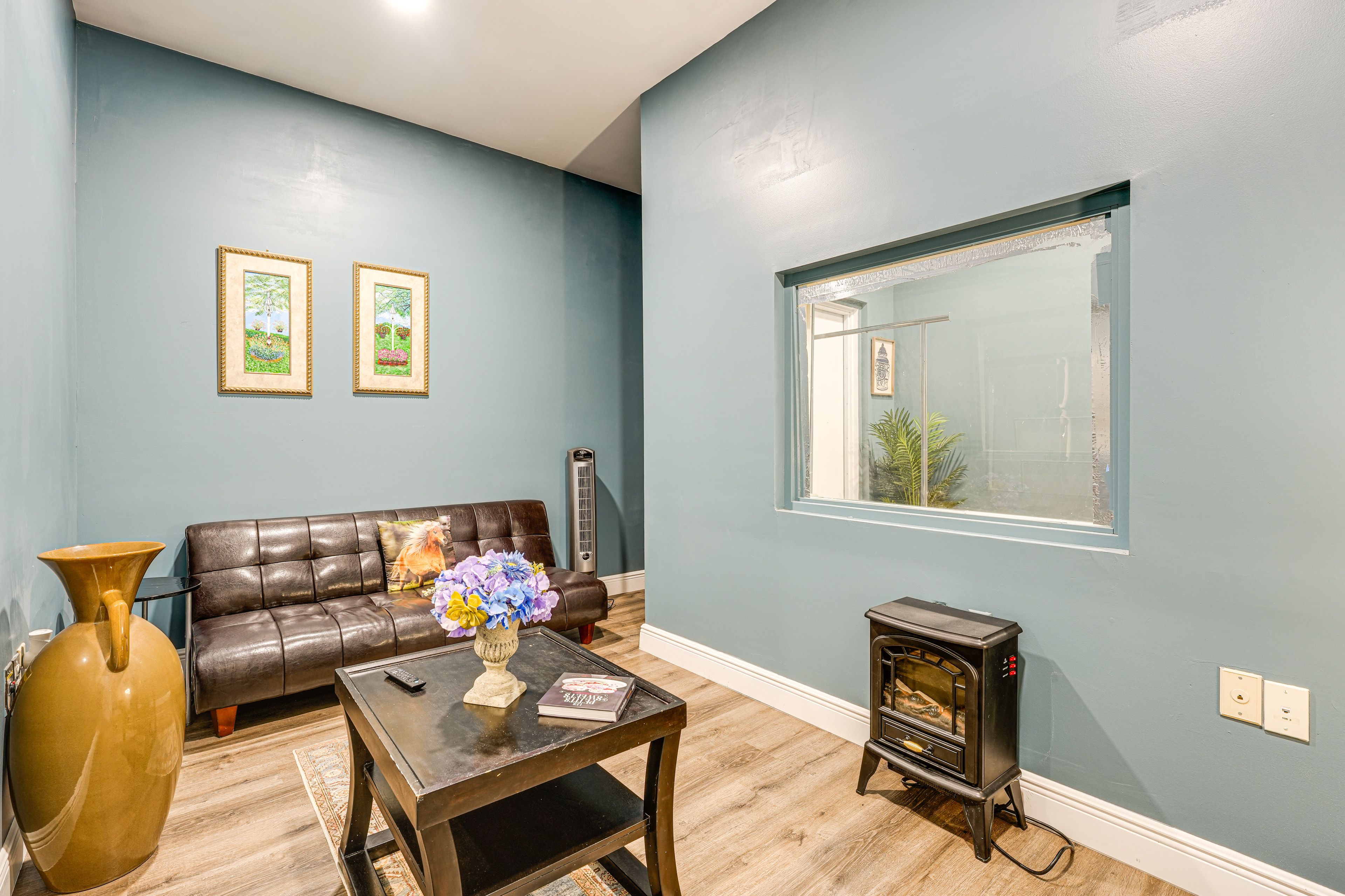 Sitting Area | Central A/C | Free WiFi | Single-Story Unit