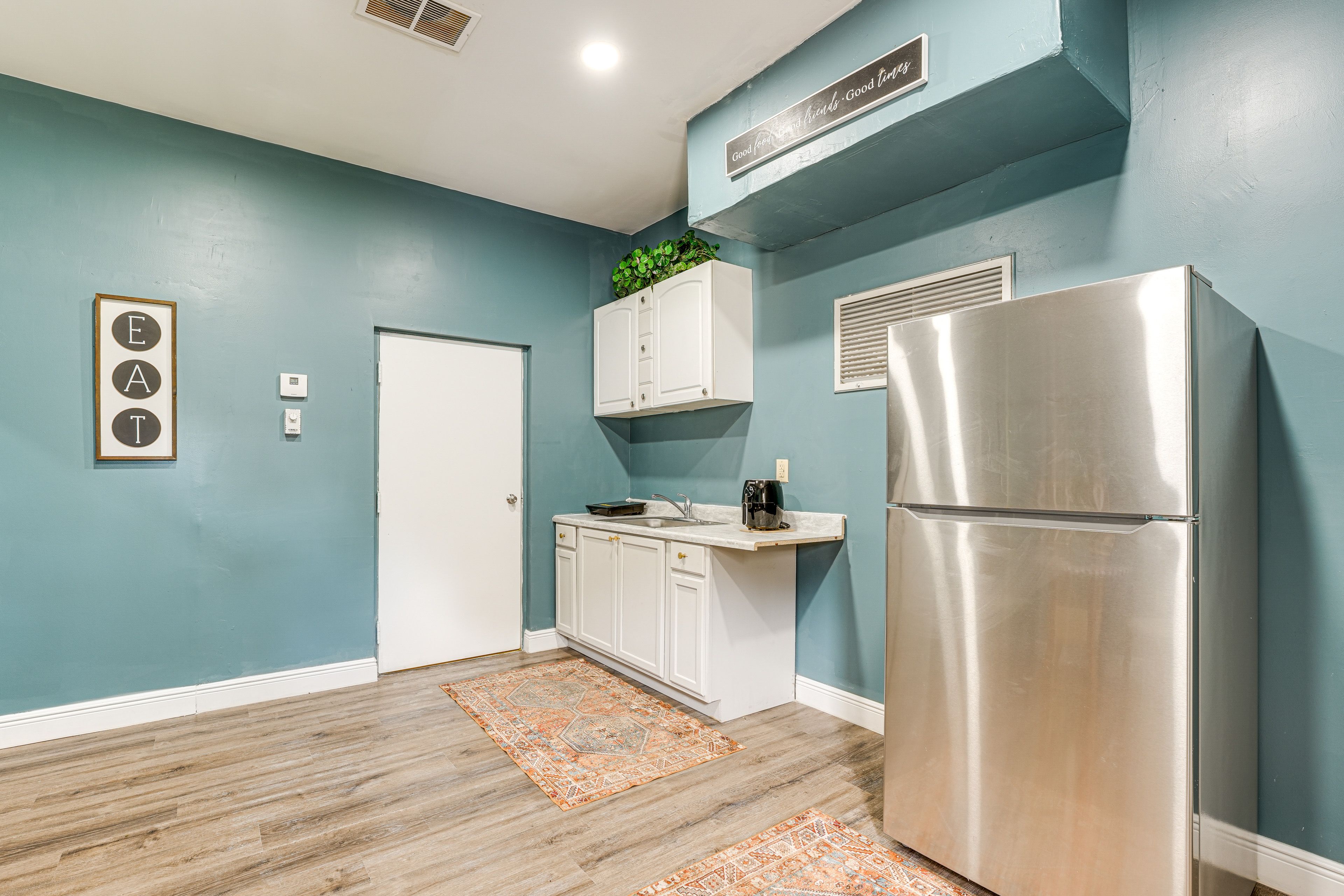 Kitchenette | Hot Plate