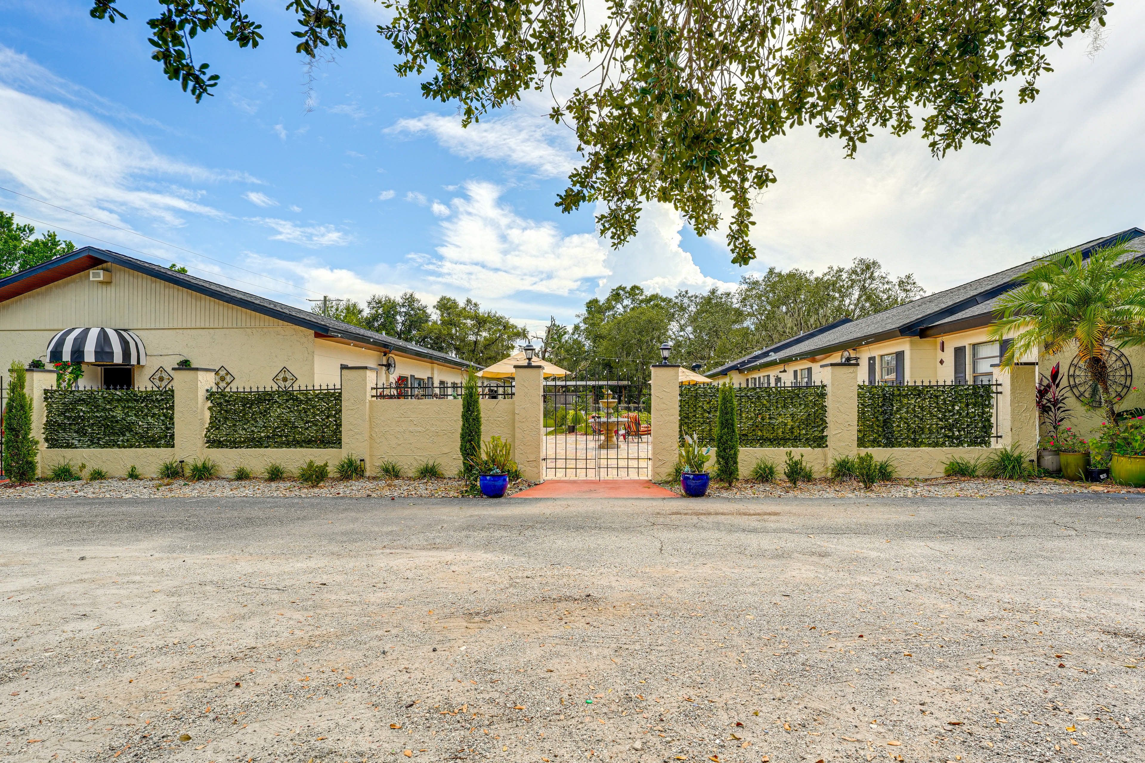 Parking | Shared Lot (1 Vehicle)