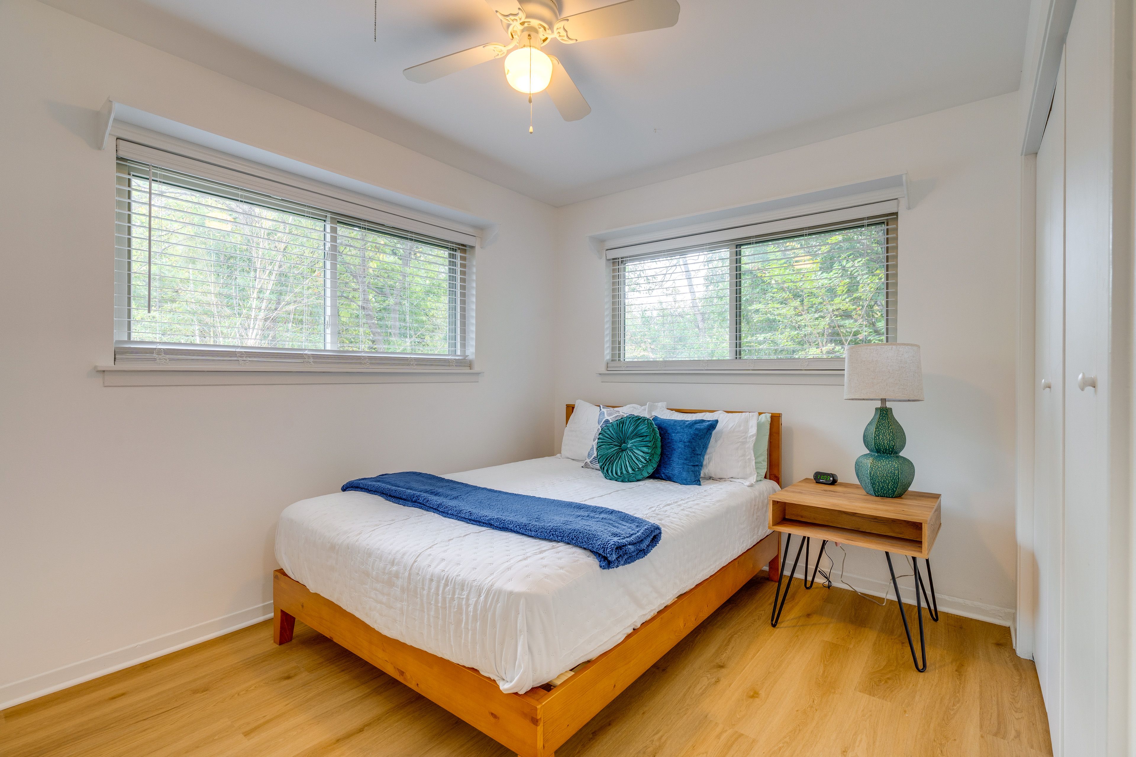 Bedroom 2 | Queen Bed