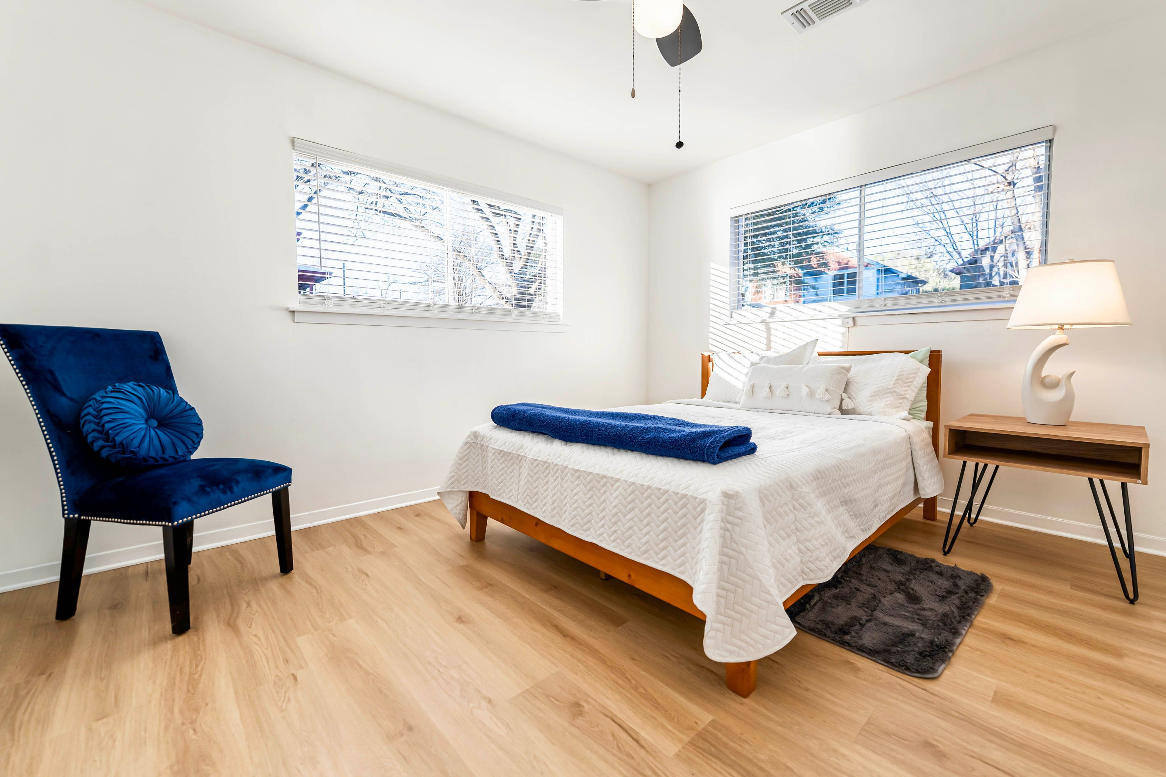 Bedroom 2 | Queen Bed