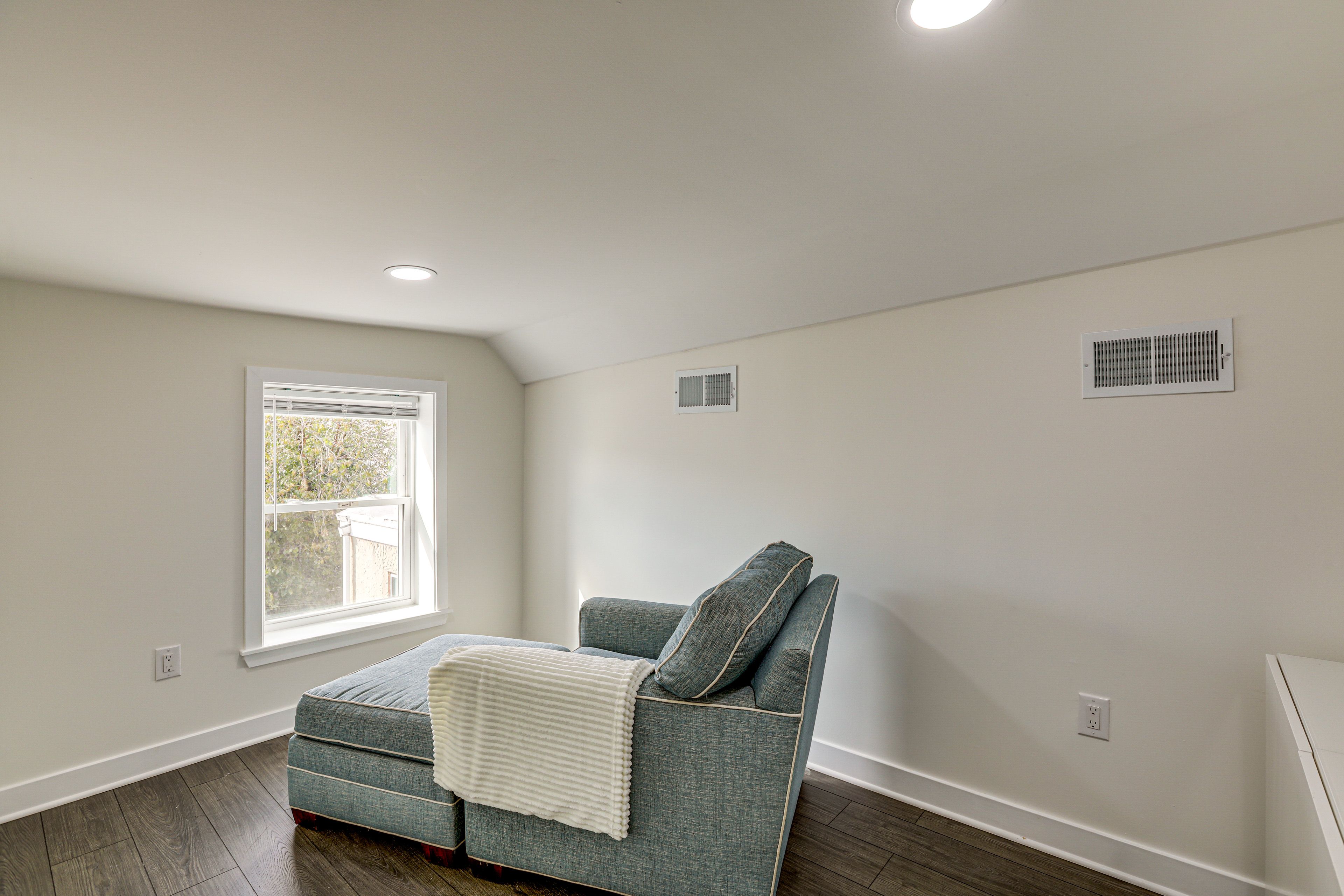 Sitting Room | 3rd Floor