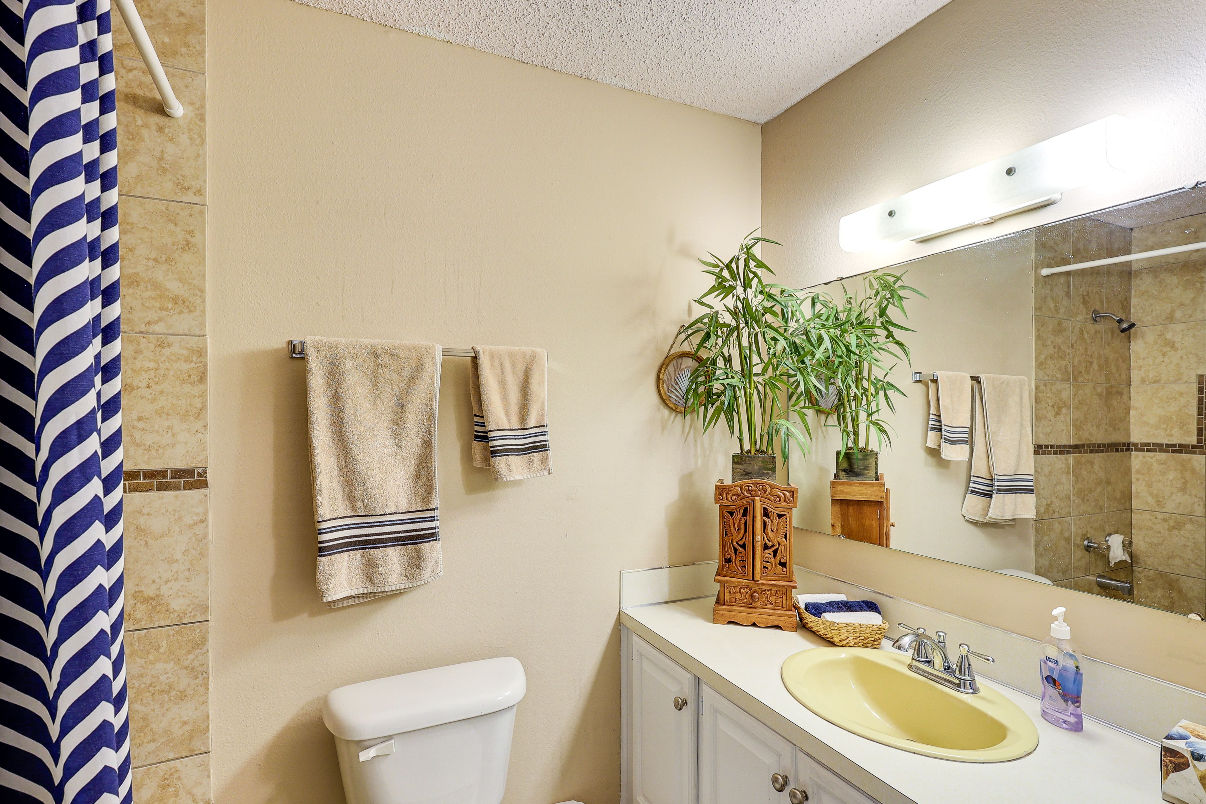 Bathroom | Towels Provided