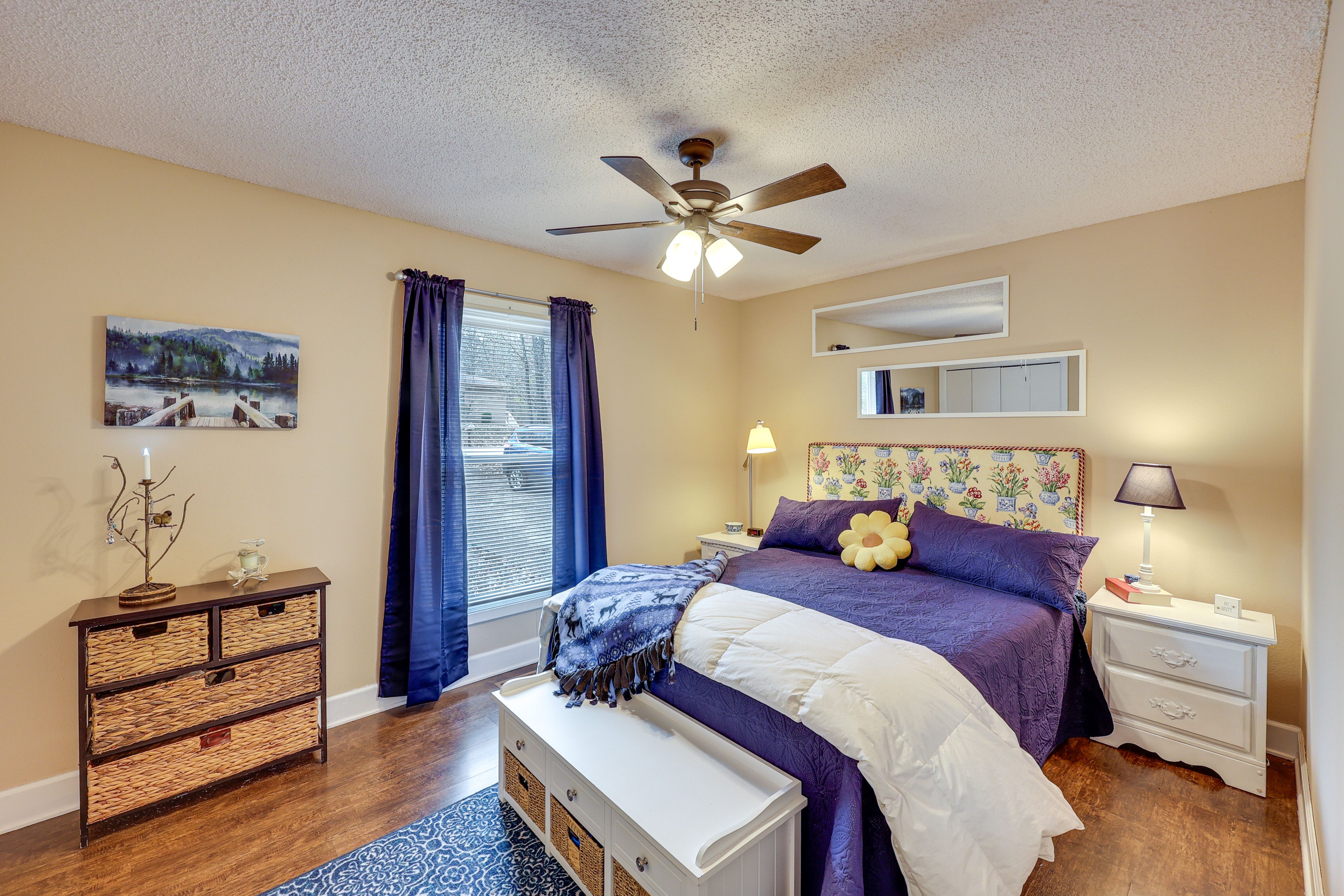 Bedroom 1 | Queen Bed | Linens Provided