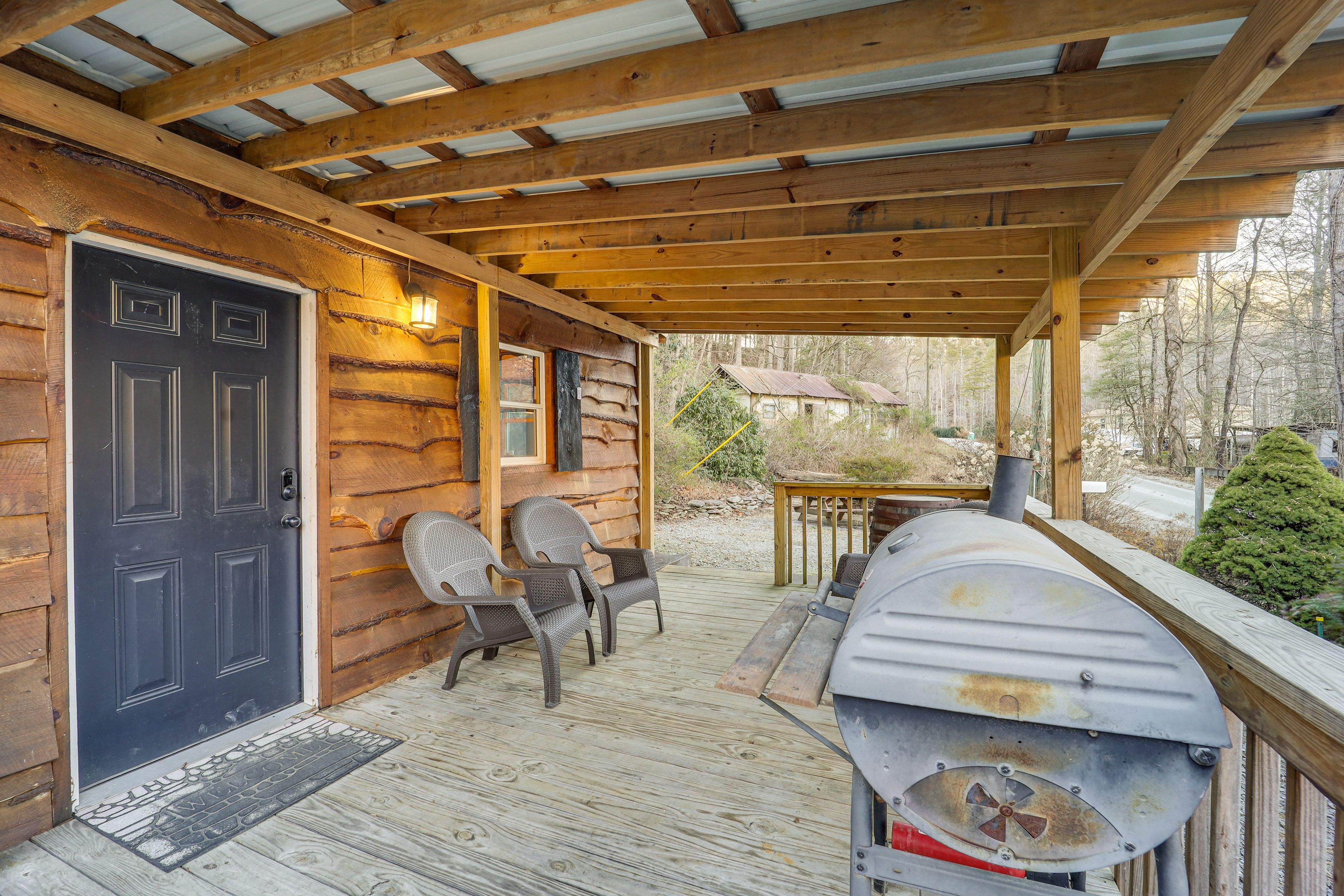 Covered Porch | Charcoal Grill