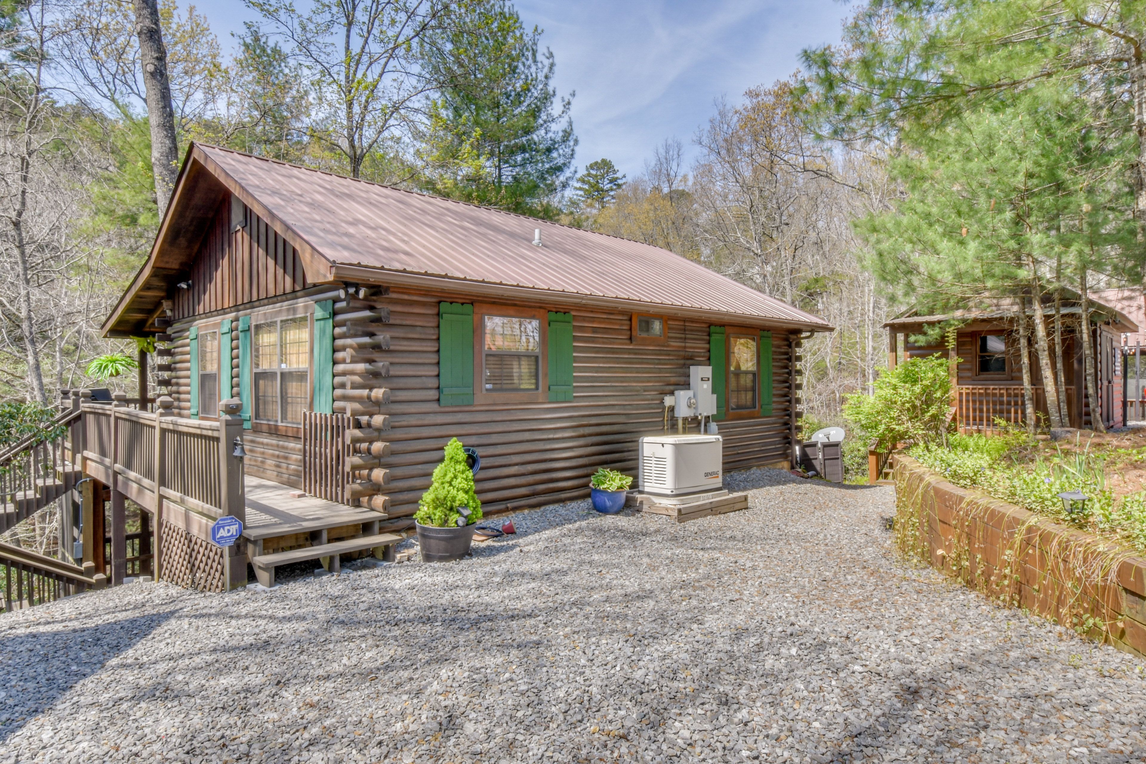 Carport Parking | 2 Vehicles | Gravel Driveway | 1 Vehicle