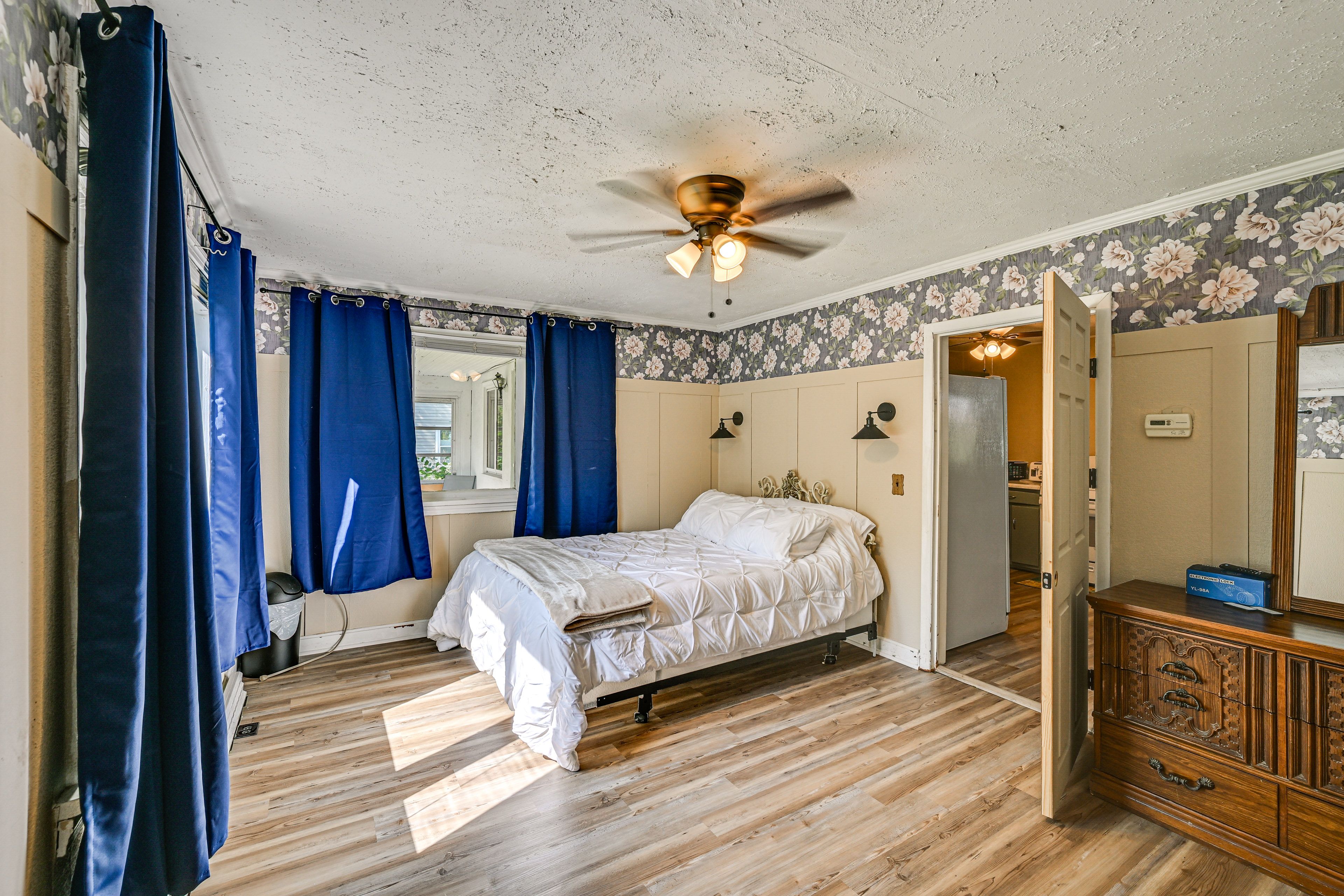 Bedroom 1 | Queen Bed | Main Level