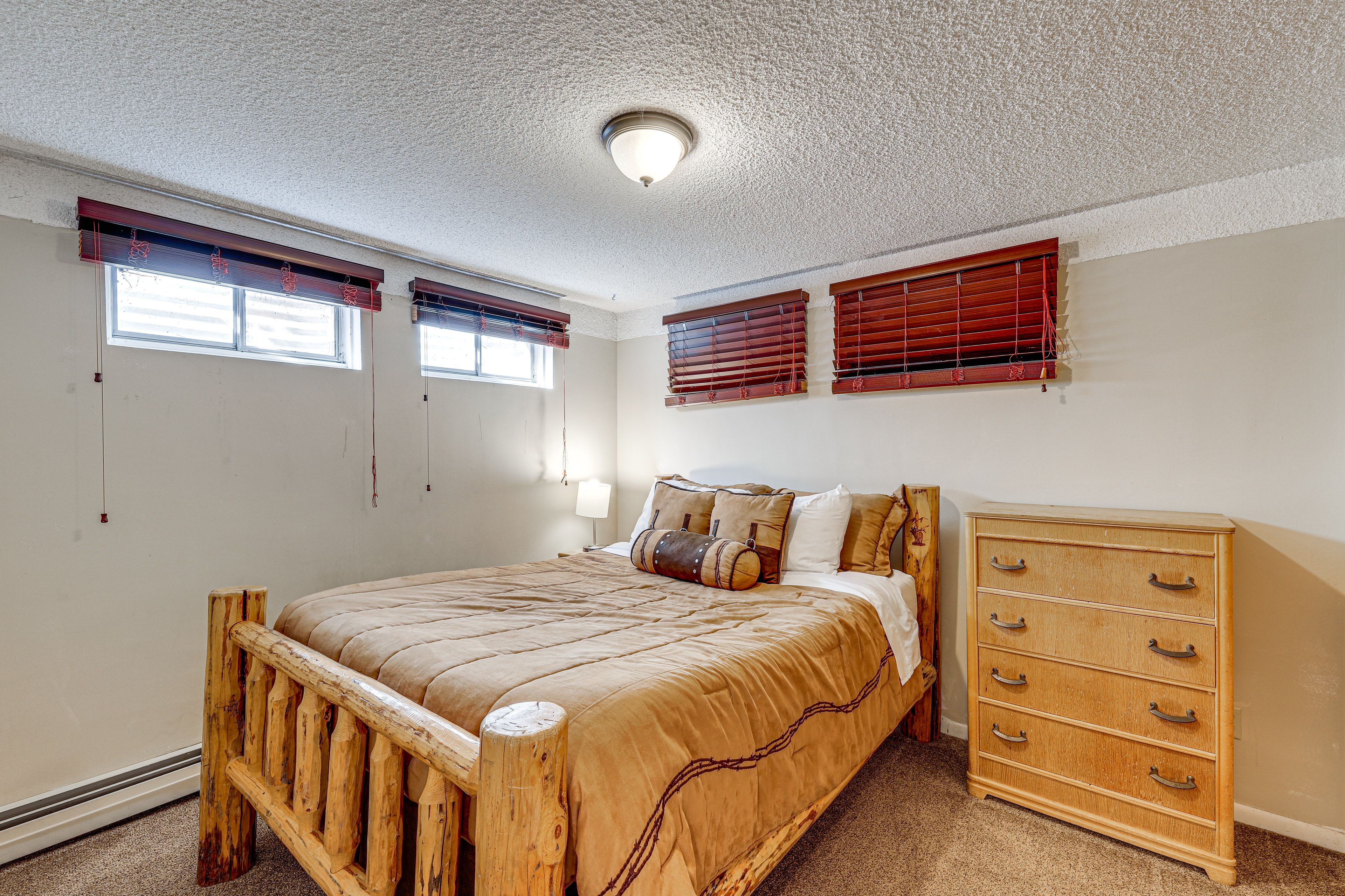 Bedroom 4 | Queen Bed | Basement