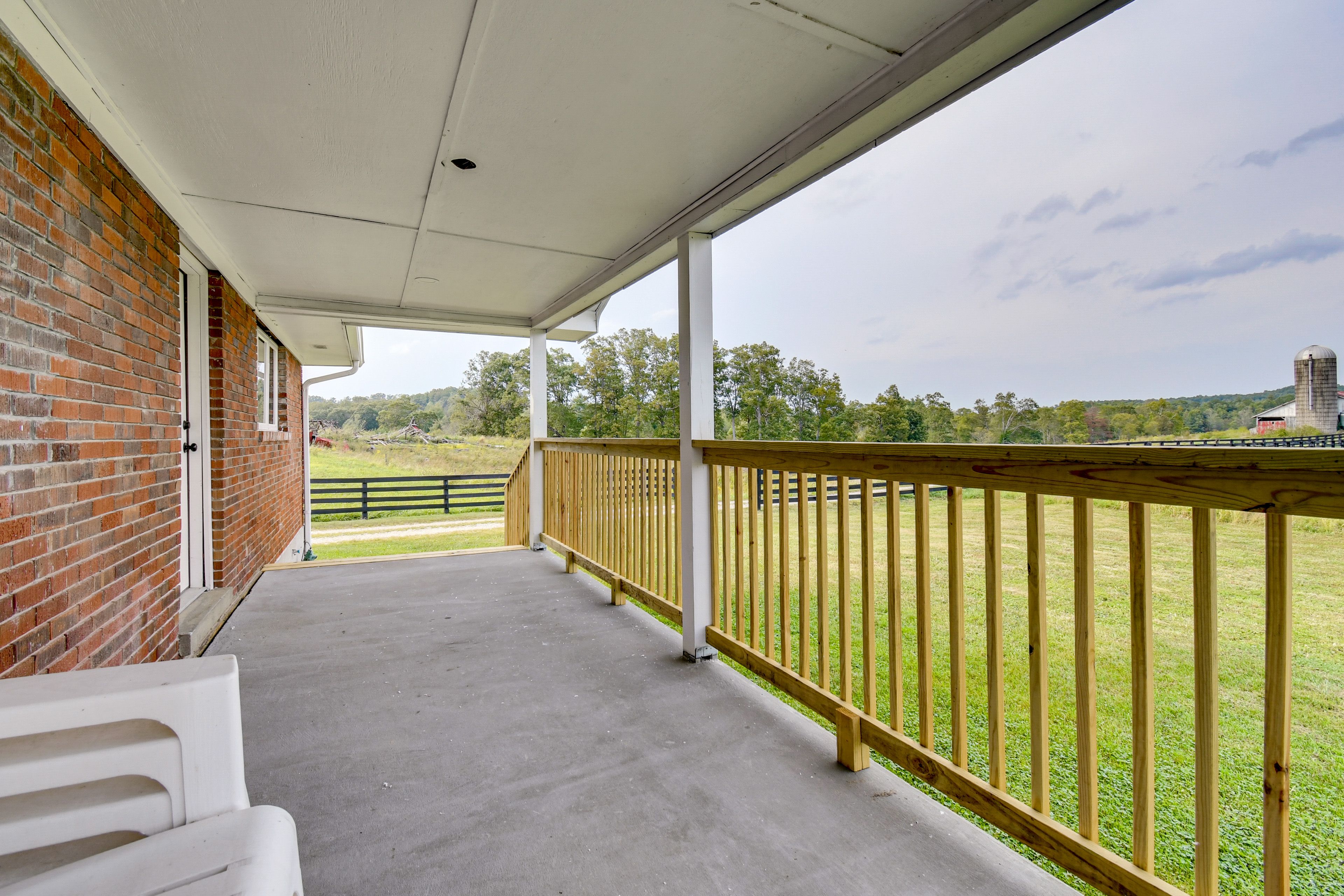 Covered Porch | Outdoor Seating