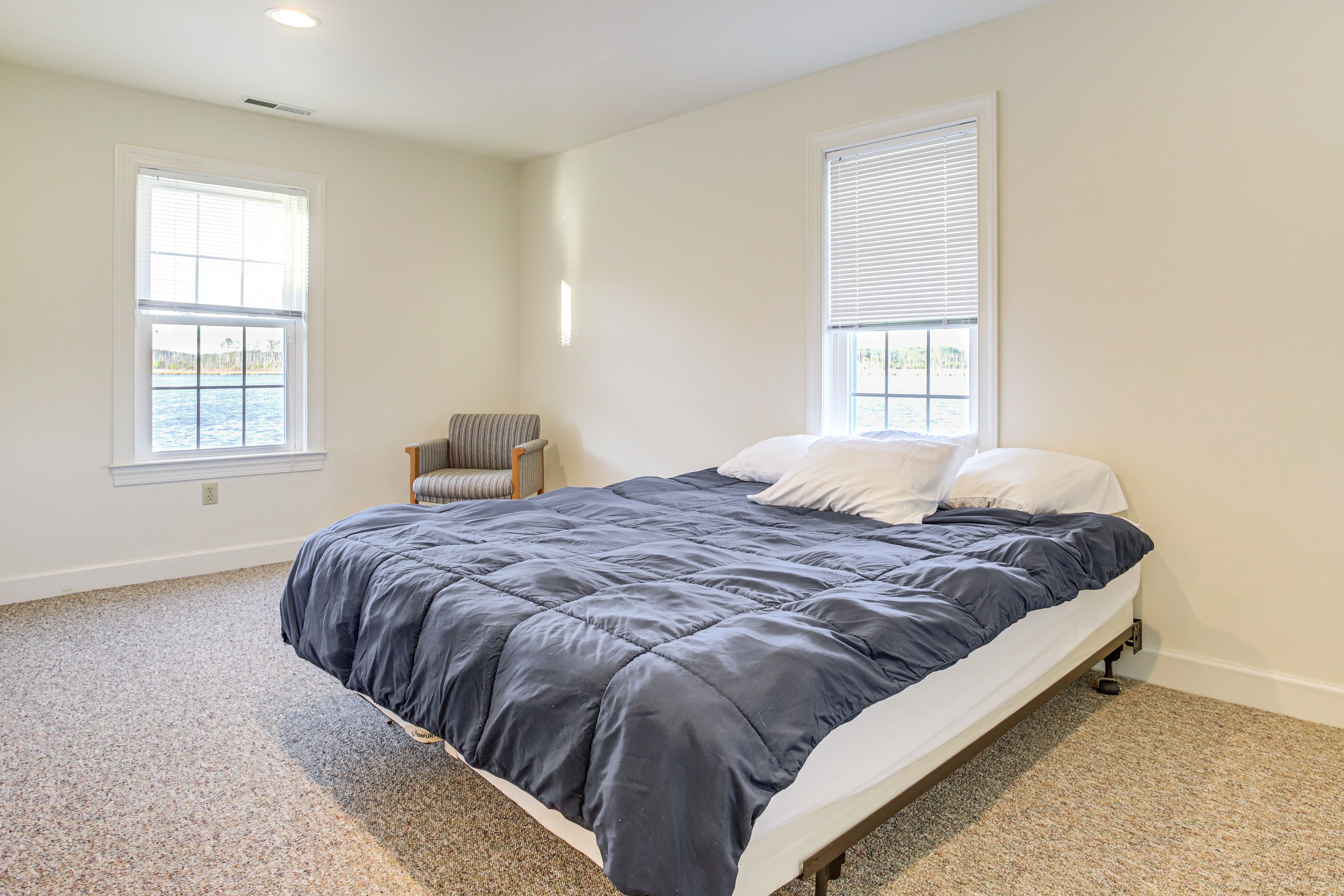 Bedroom 3 | King Bed | 1st Floor