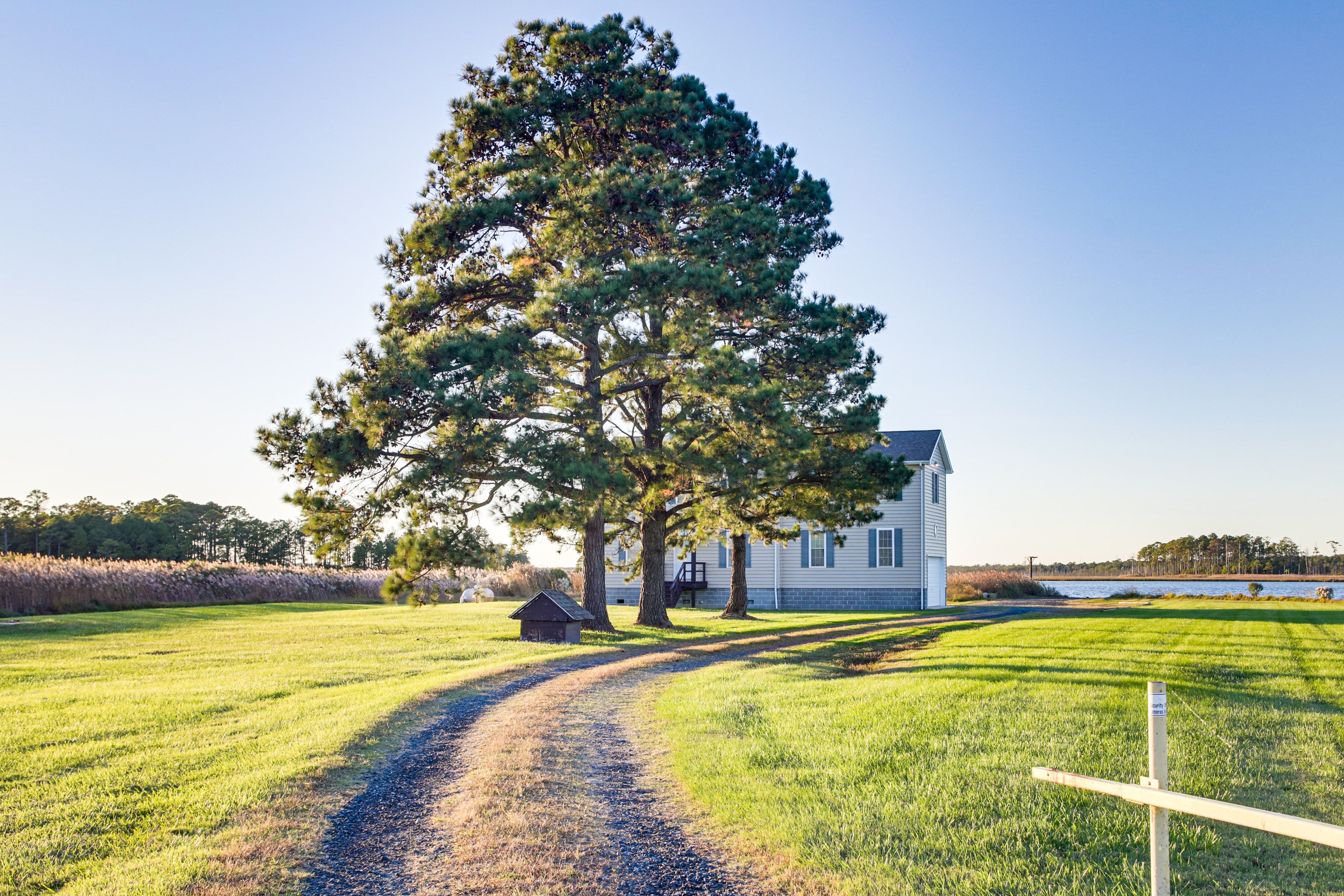 Exterior | Parking | Driveway (6 Vehicles)