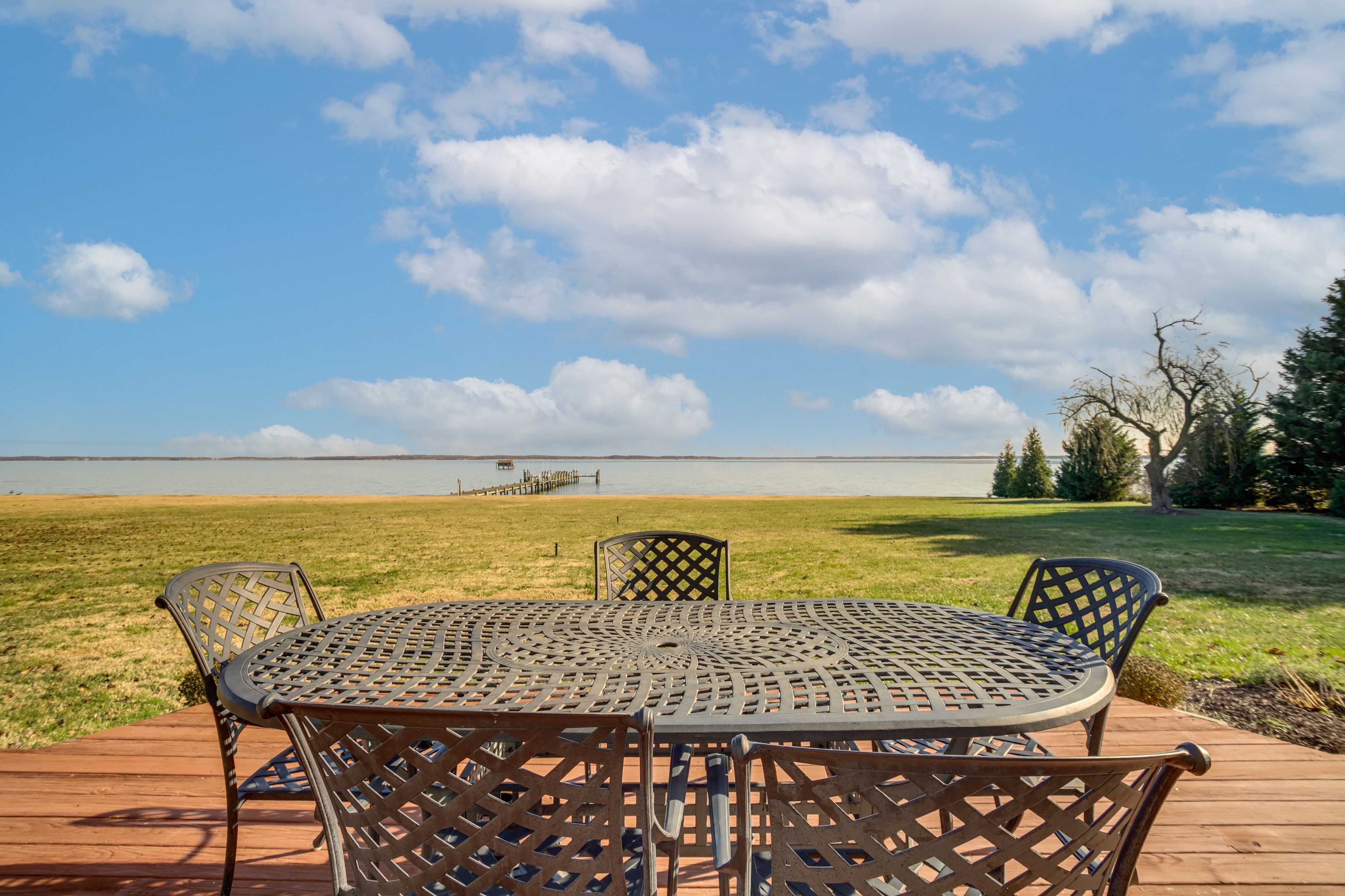 Stevensville Vacation Rental | 4BR | 3.5BA | 4,400 Sq Ft | Stairs Required