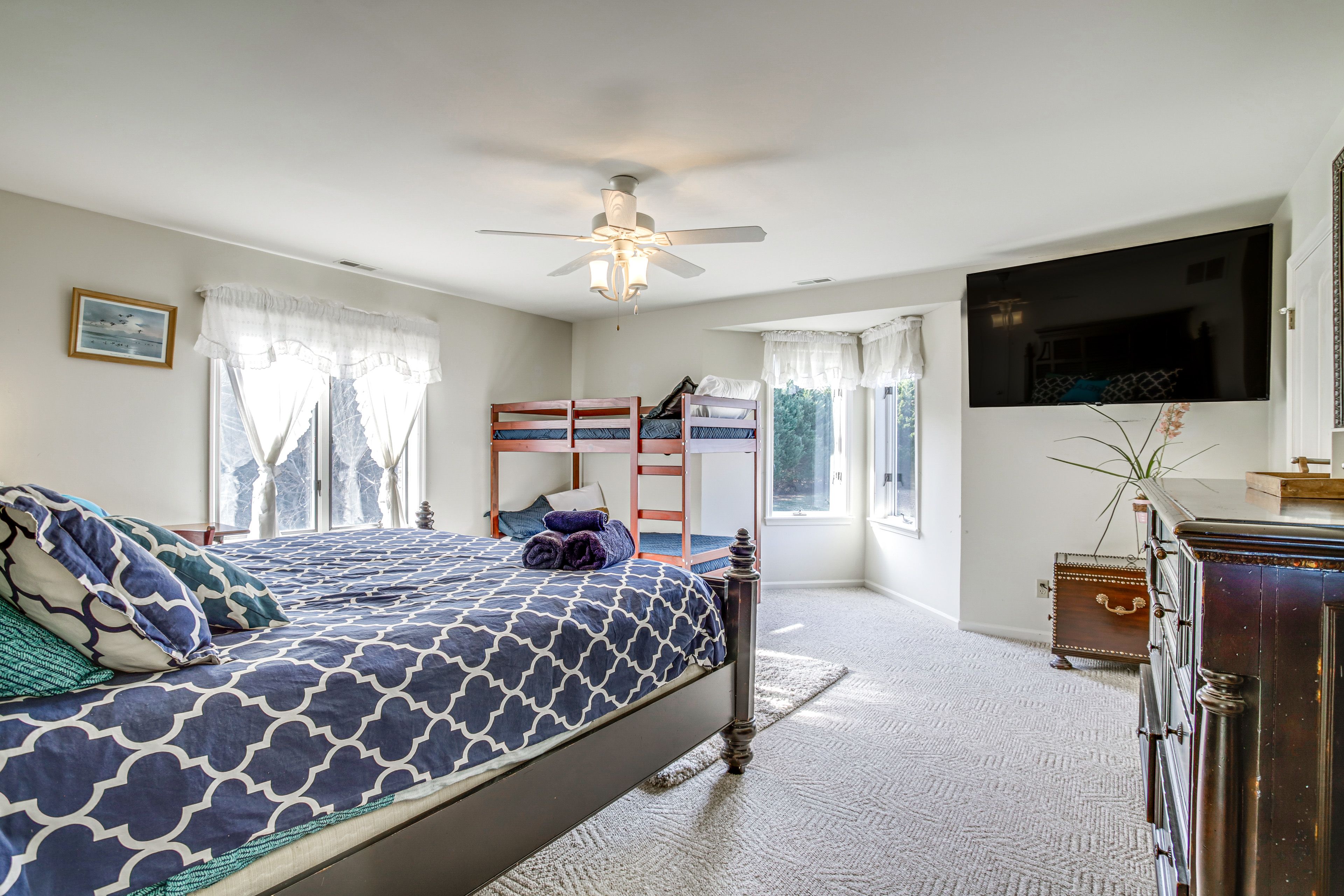 Bedroom 4 | King Bed | Twin Bunk Bed | 2nd Floor