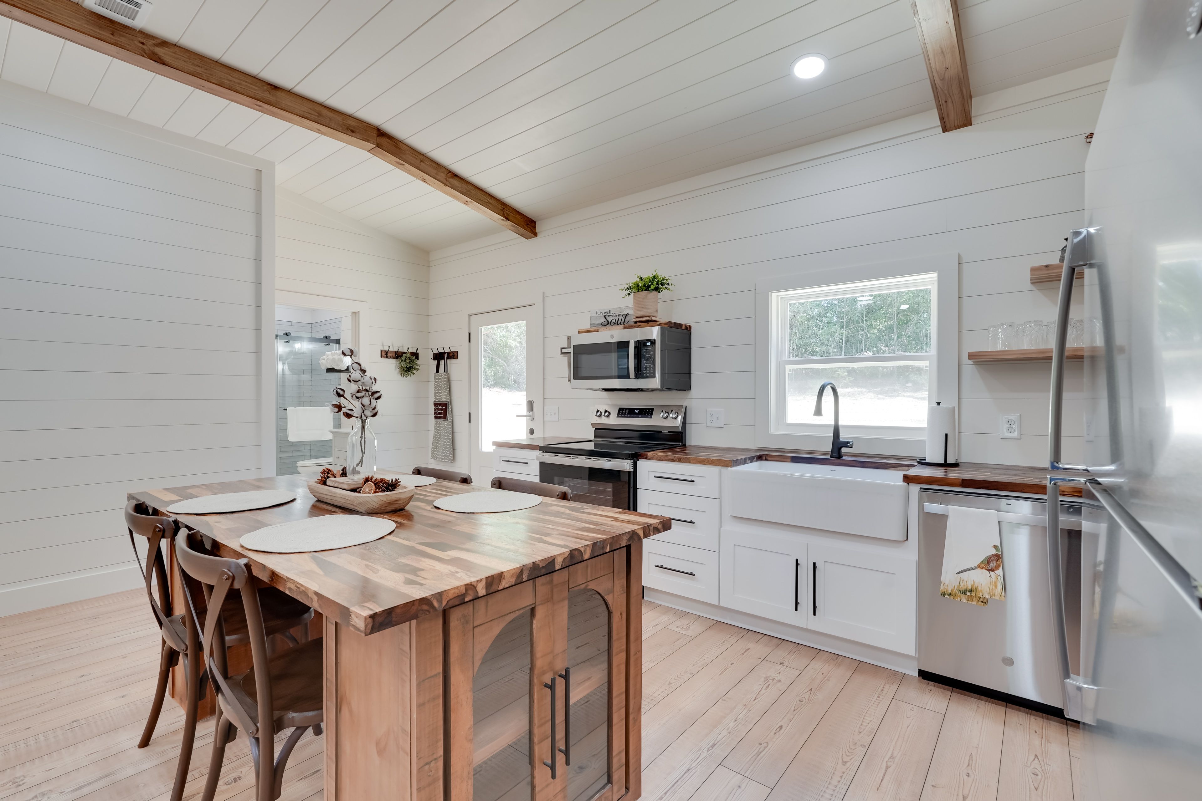 Kitchen | Dishwasher | Dishware & Flatware