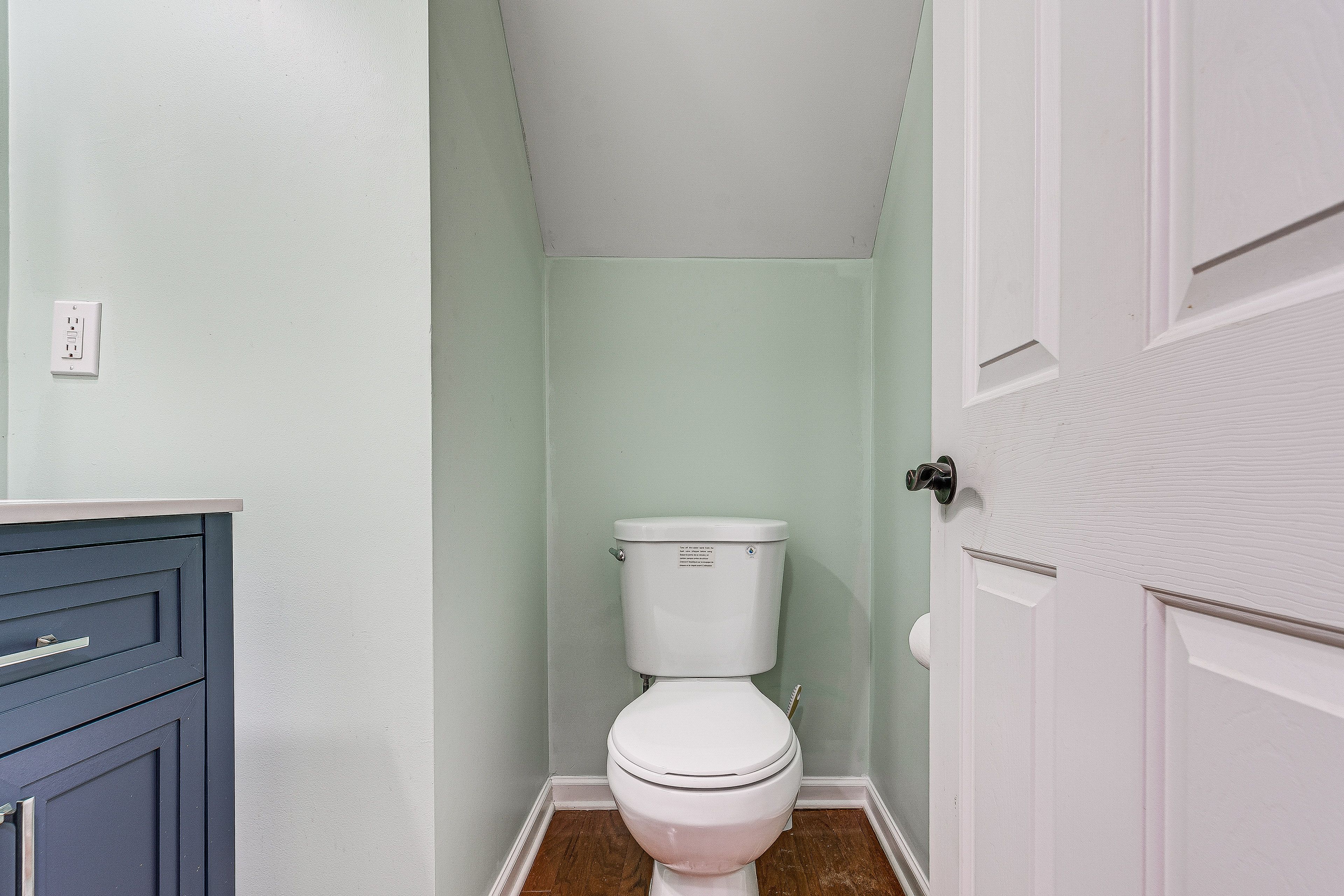 Half Bathroom | 1st Floor