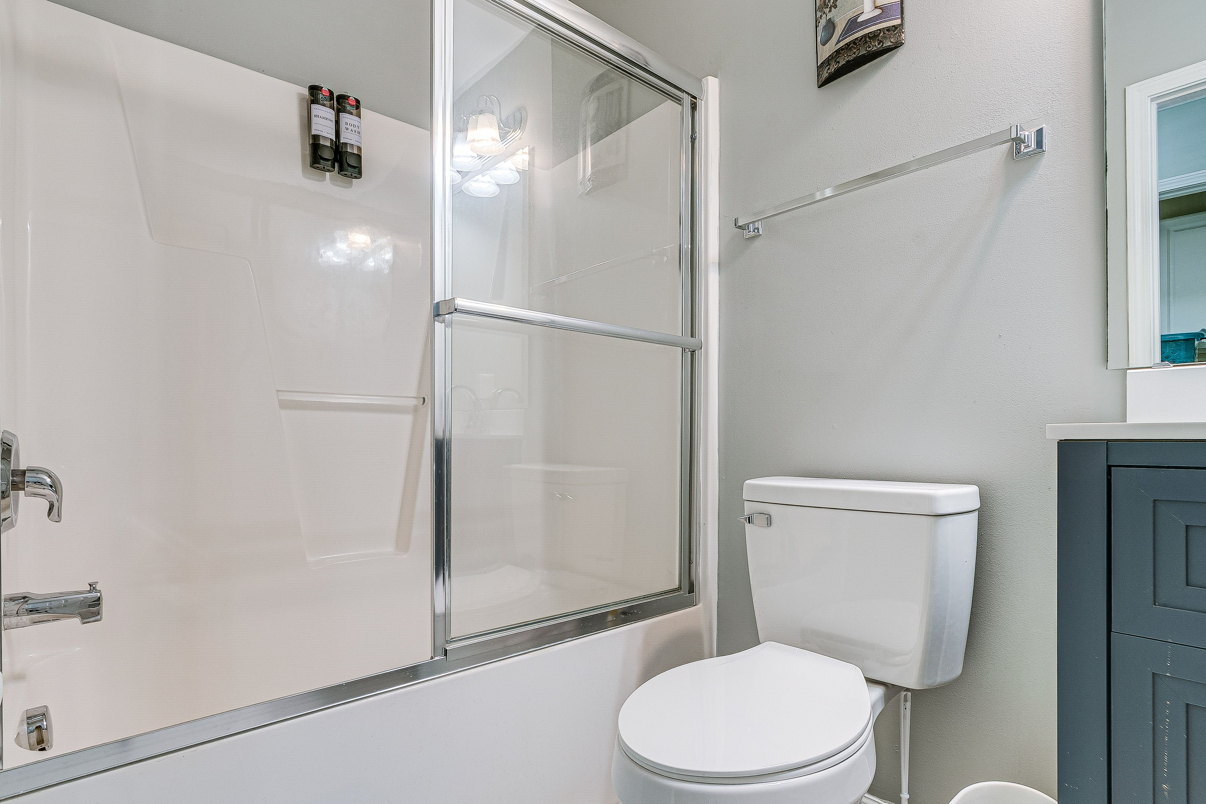 Full Bathroom | 2nd Floor