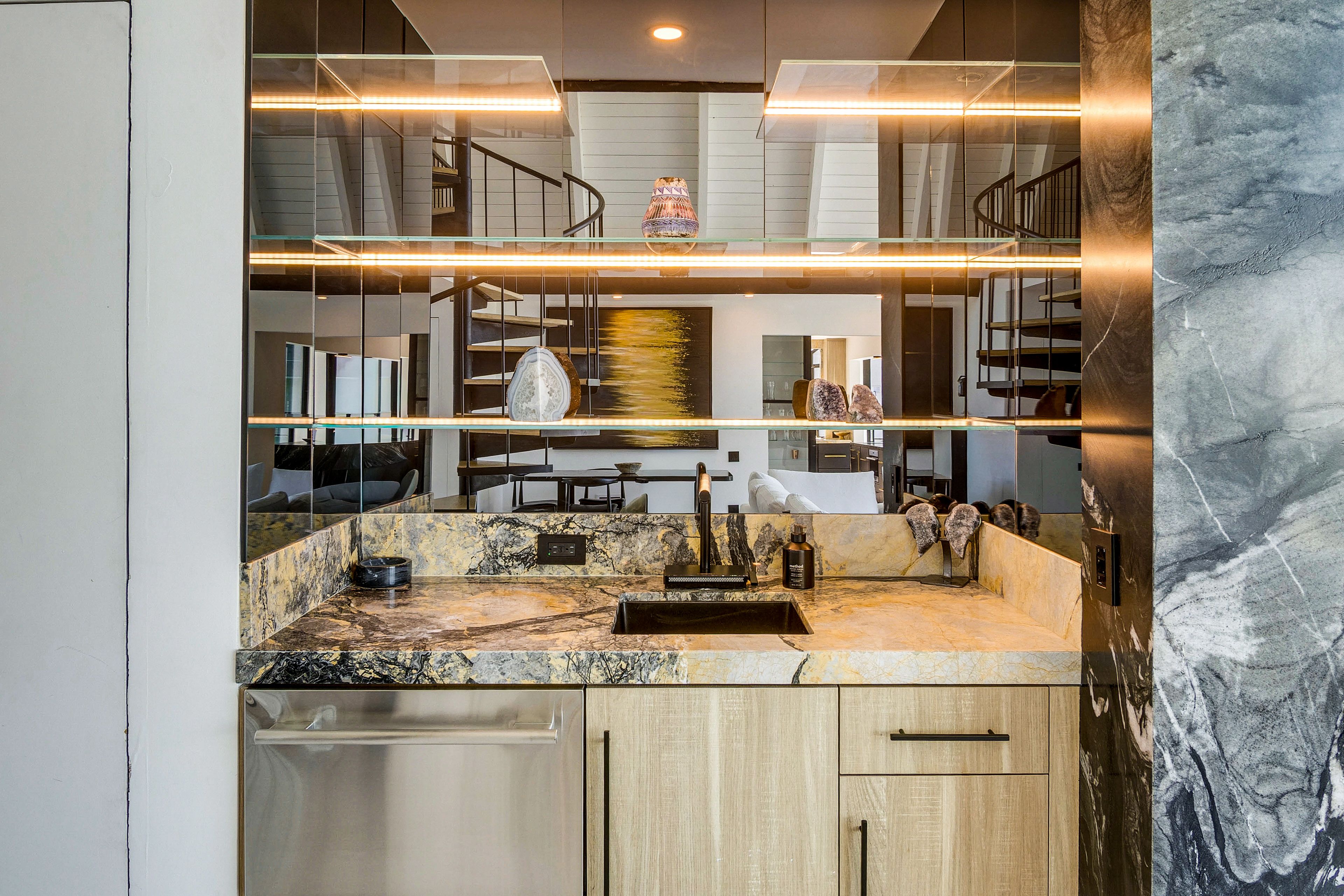 Wet Bar | 1st Floor