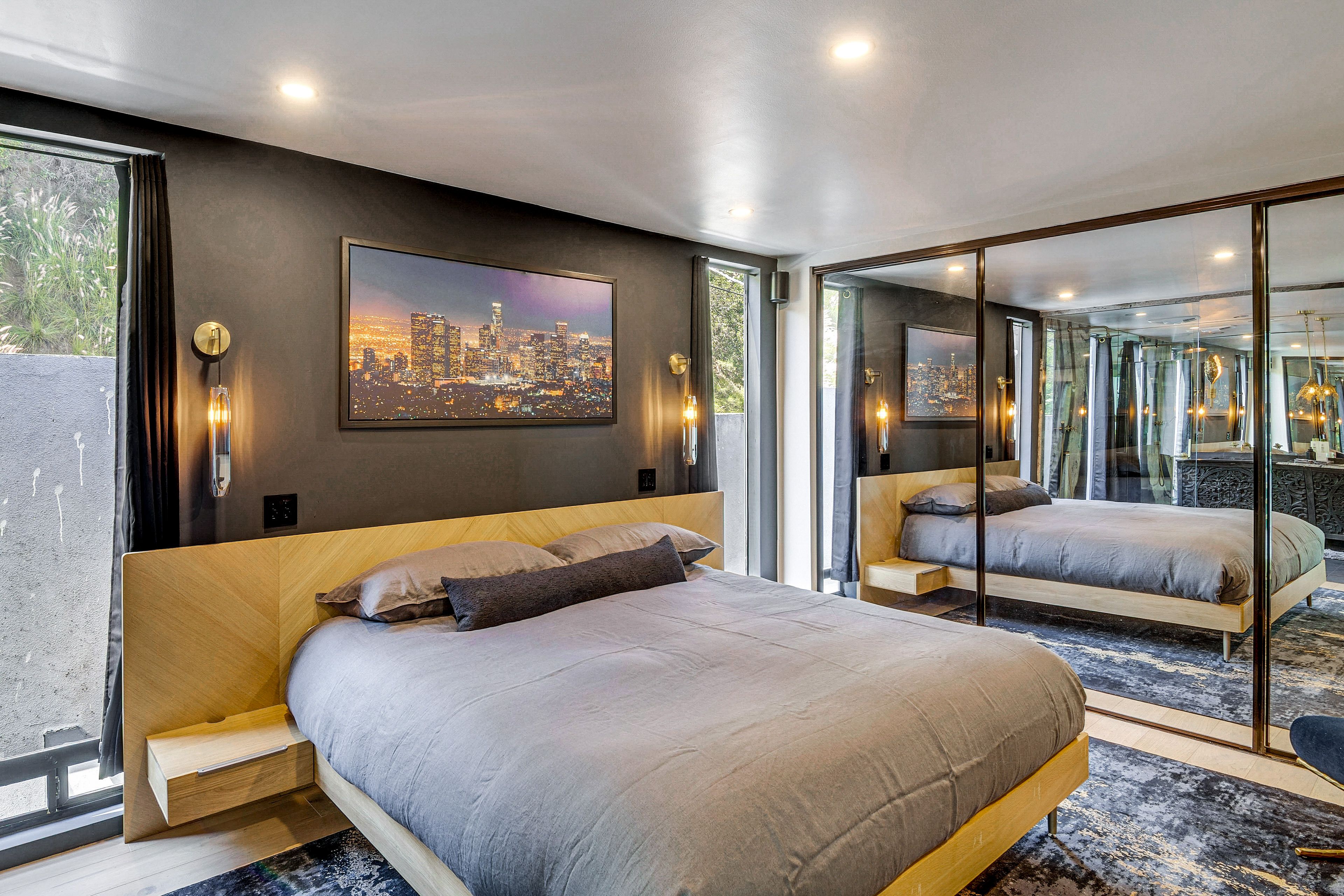 Bedroom 2 | King Bed | 1st Floor