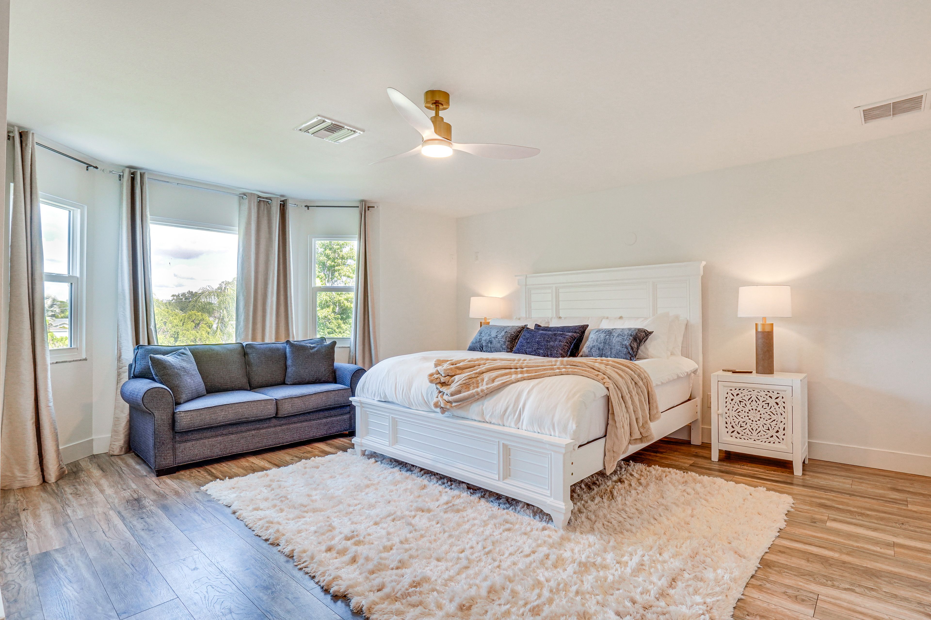 Bedroom 1 | King Bed | Smart TV