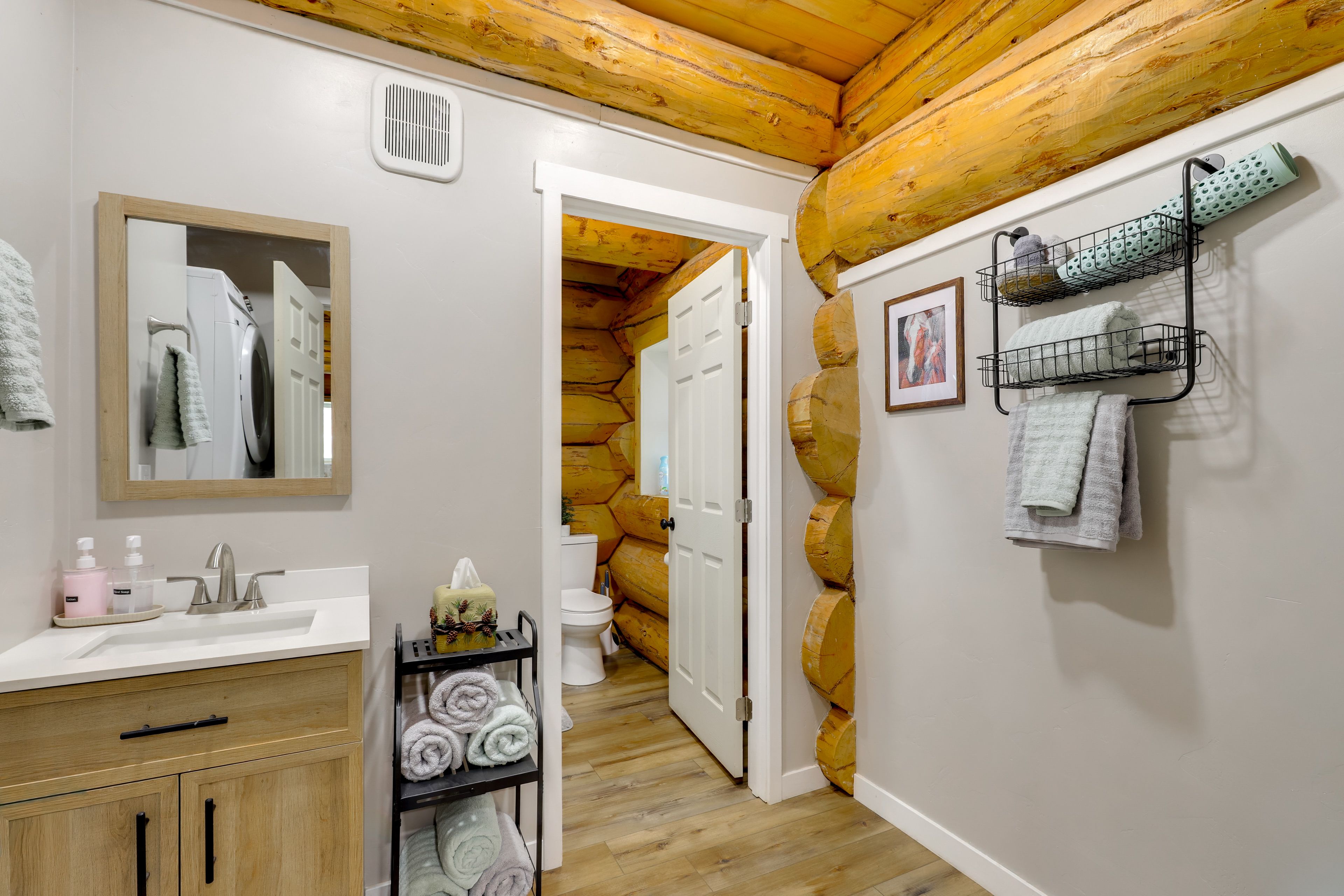 Full Bath | Towels | Hair Dryer | 1st Floor