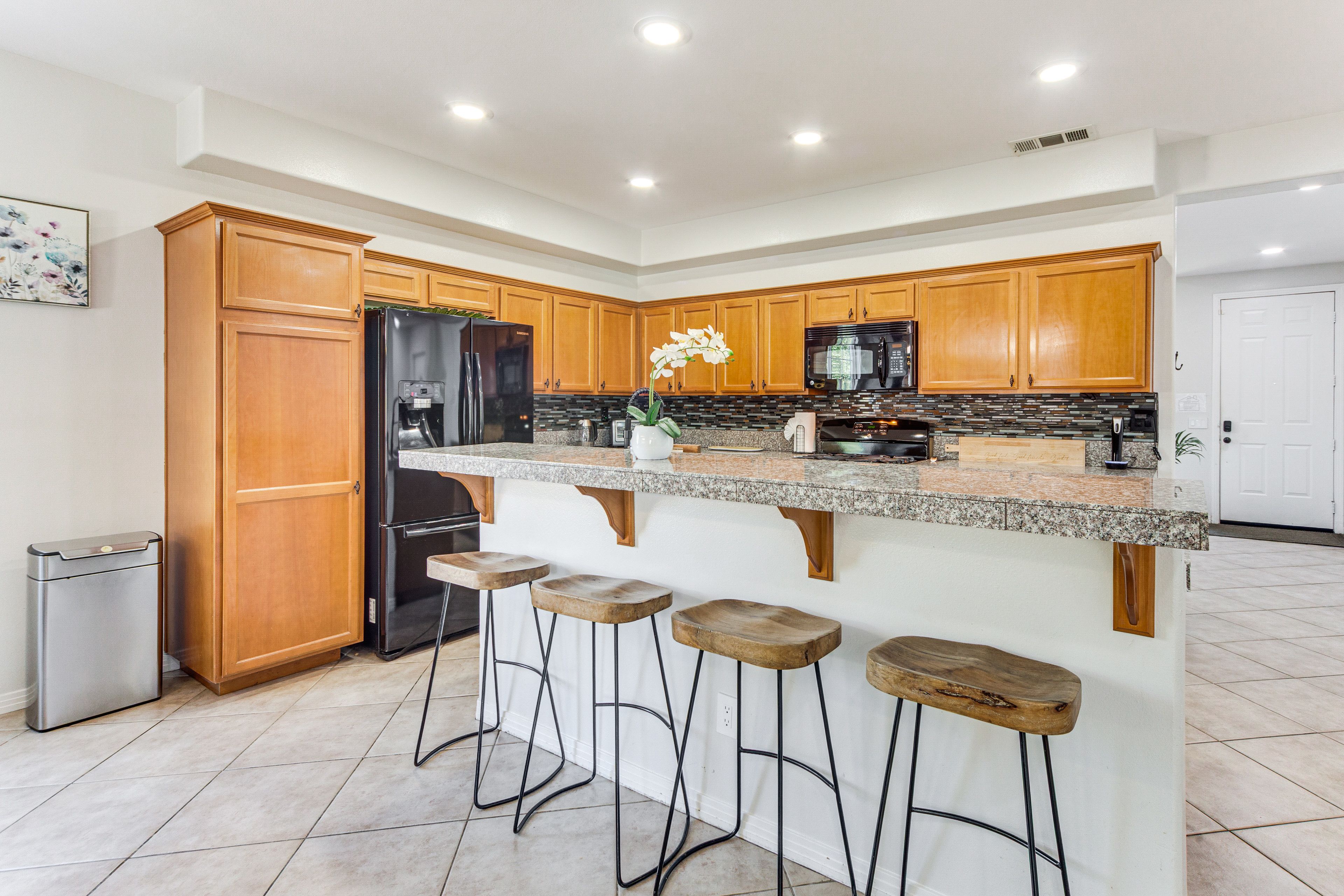 Kitchen | Dishwasher | Blender | 1st Floor