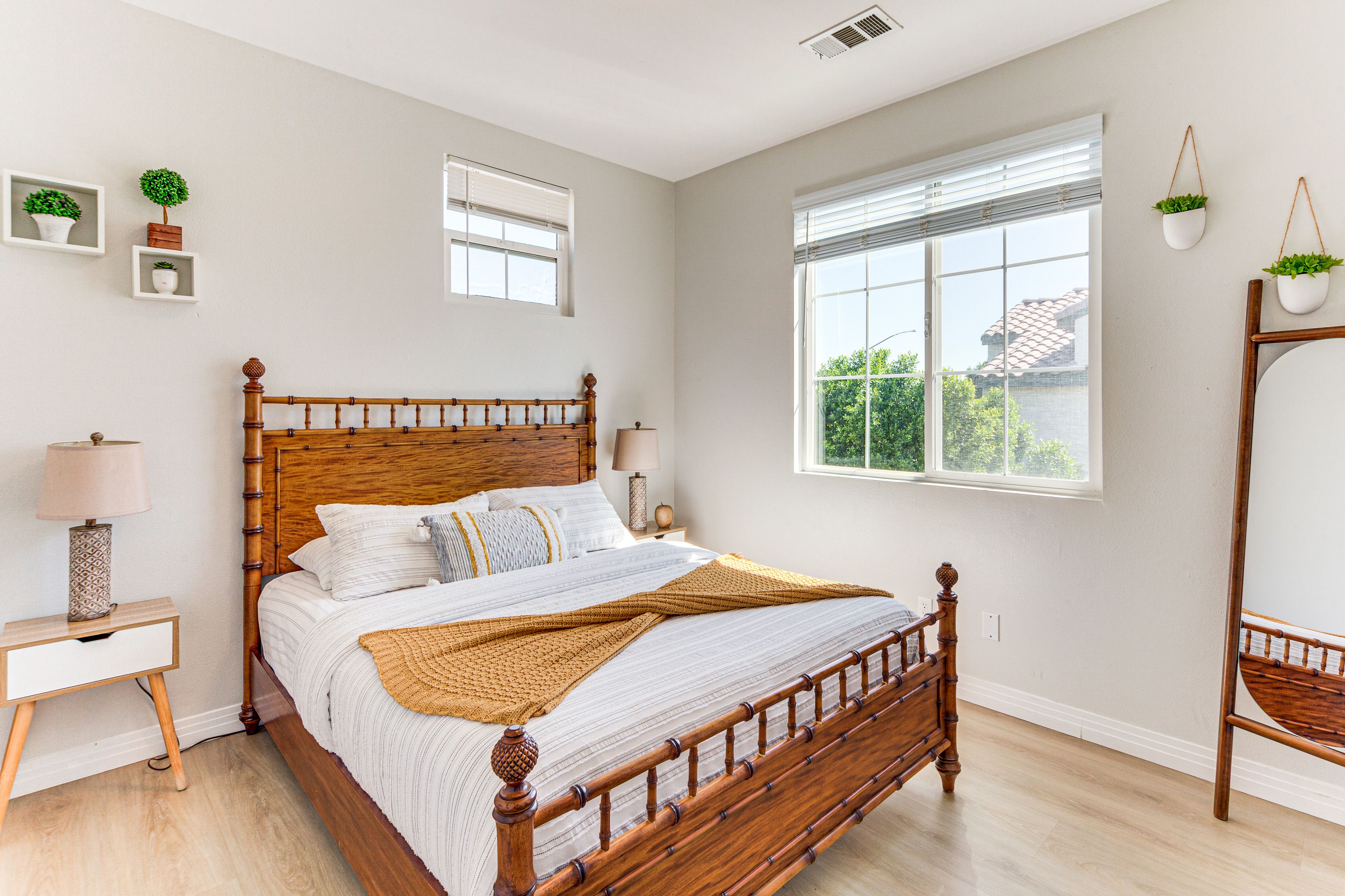 Bedroom 4 | Queen Bed | 2nd Floor