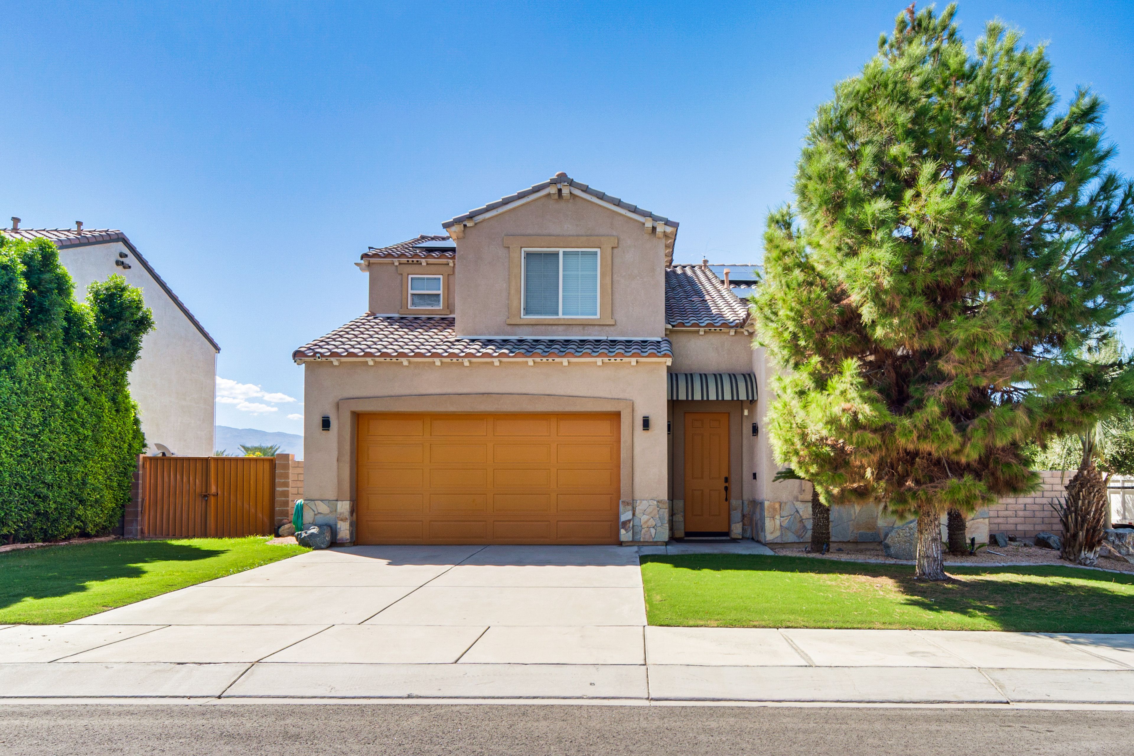 Parking | Driveway (2 Vehicles) | Street Parking (3 Vehicles)
