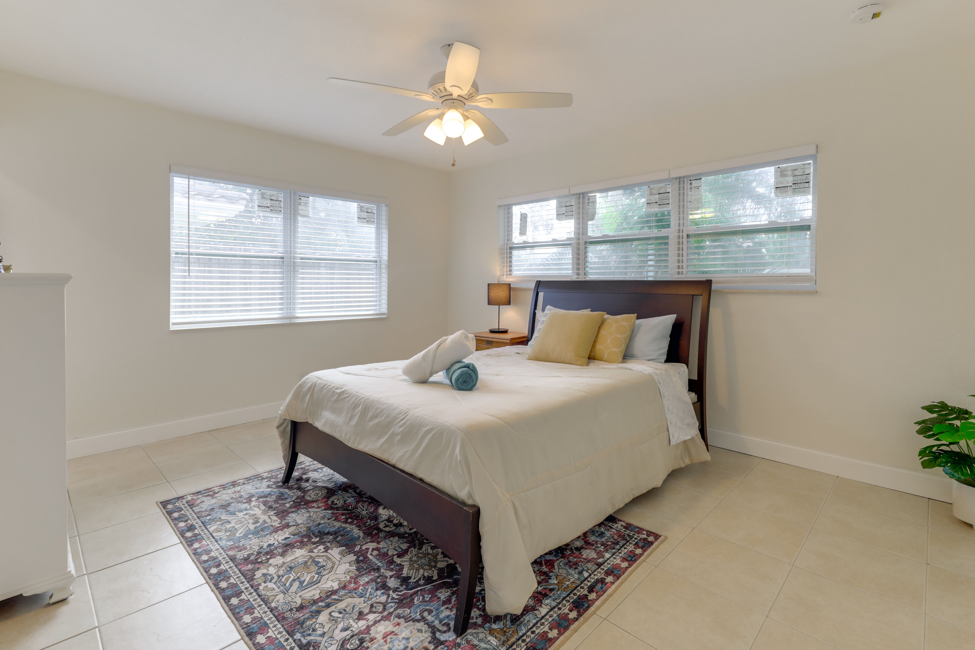 Bedroom 1 | Queen Bed | En-Suite Bathroom