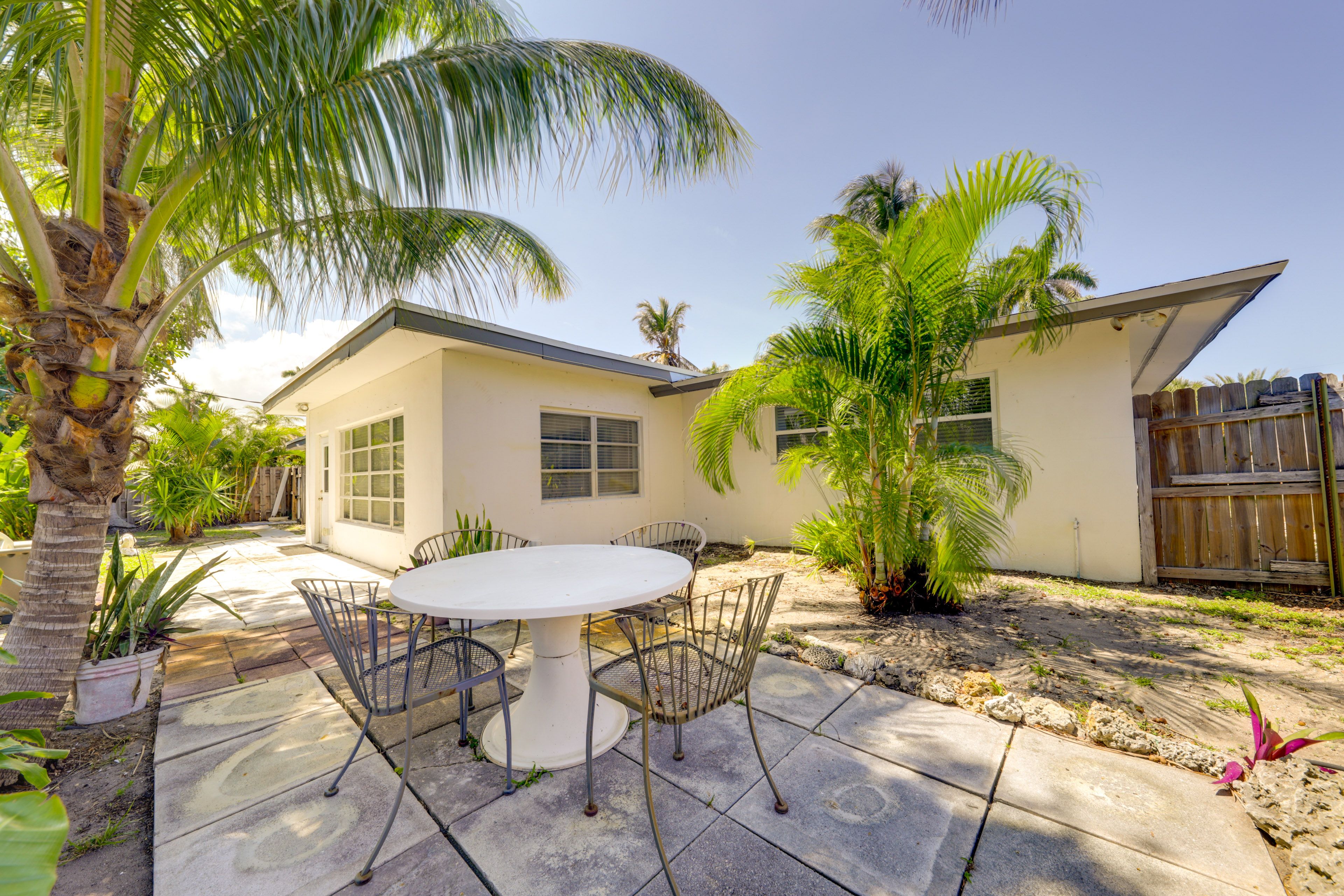Private Backyard | Outdoor Dining