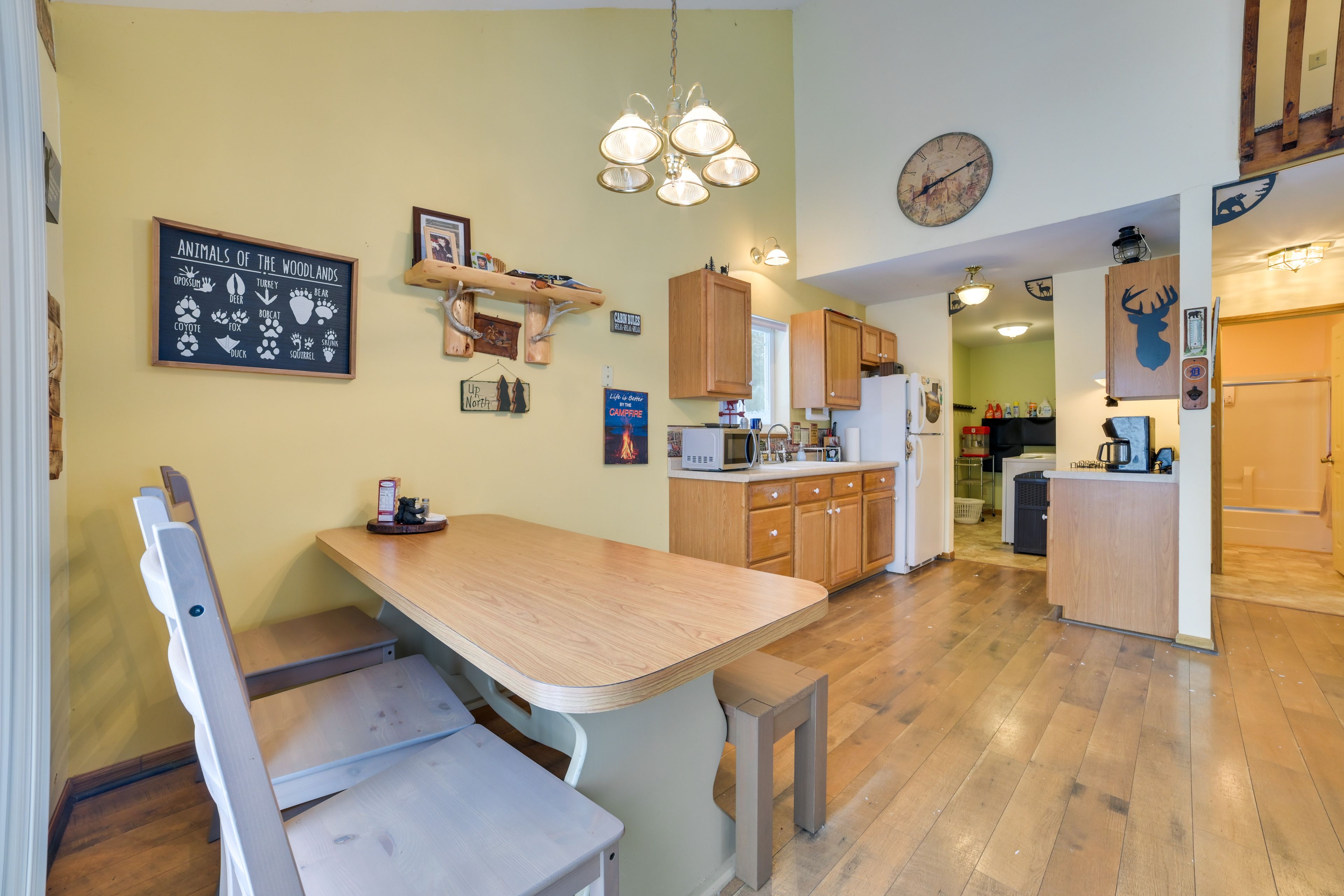 Dining Area | Dishware/Flatware | 1st Floor