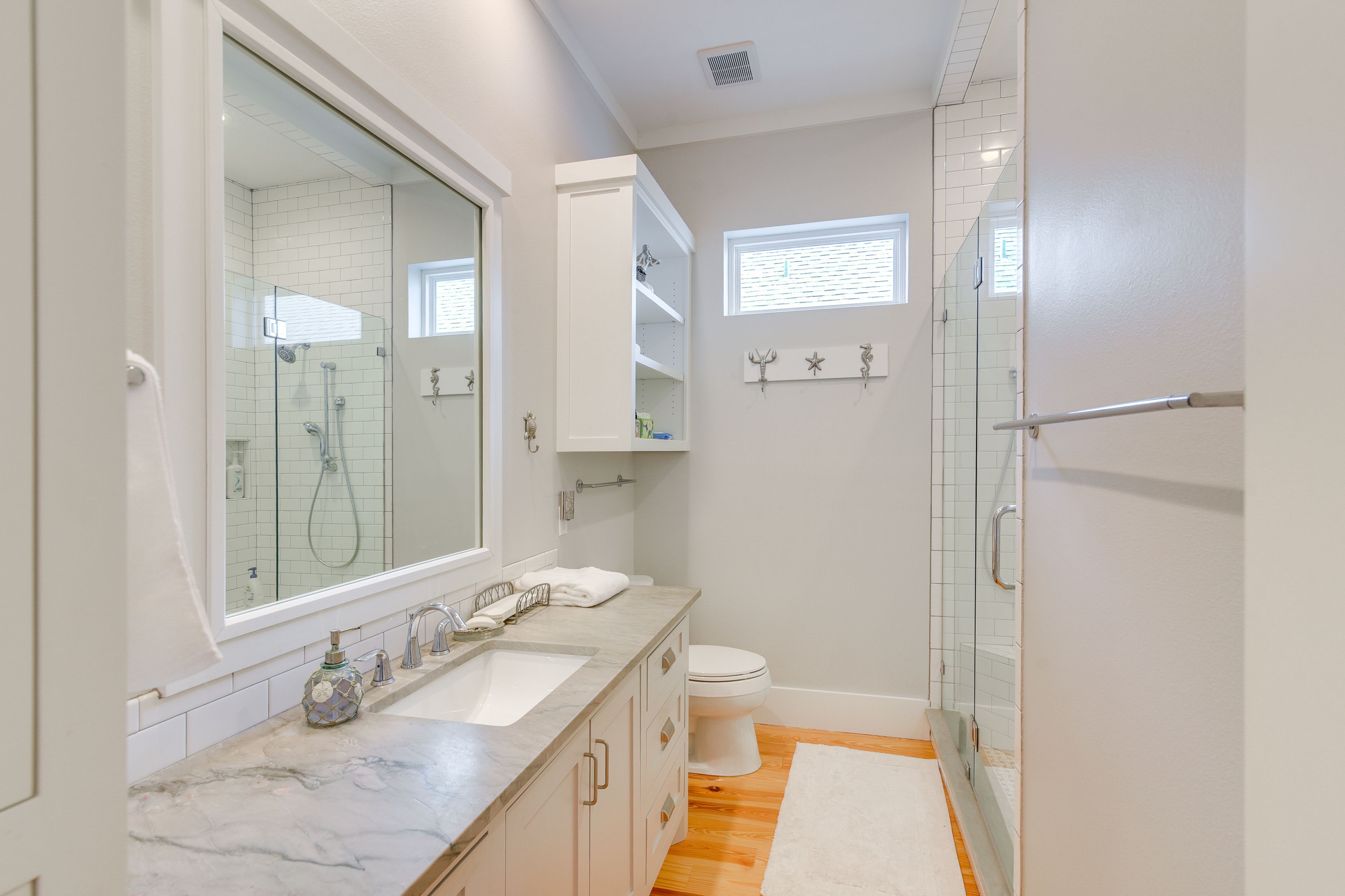 Bathroom | 1st Floor