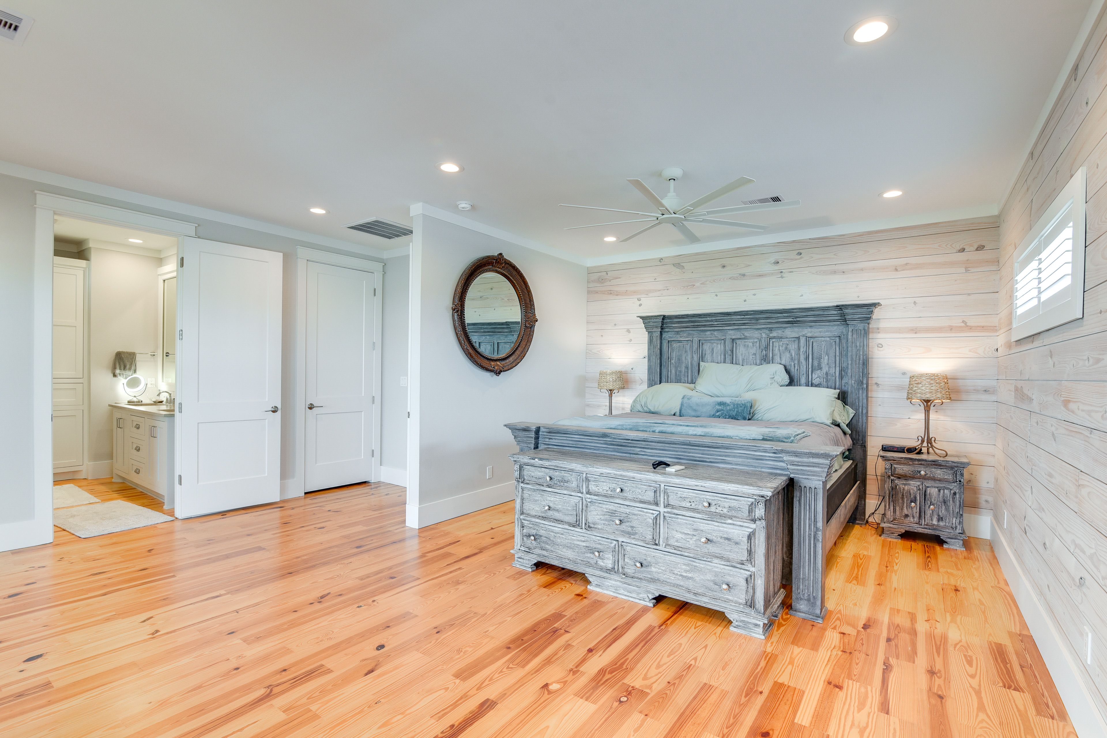 Bedroom 1 | King Bed | 2nd Floor