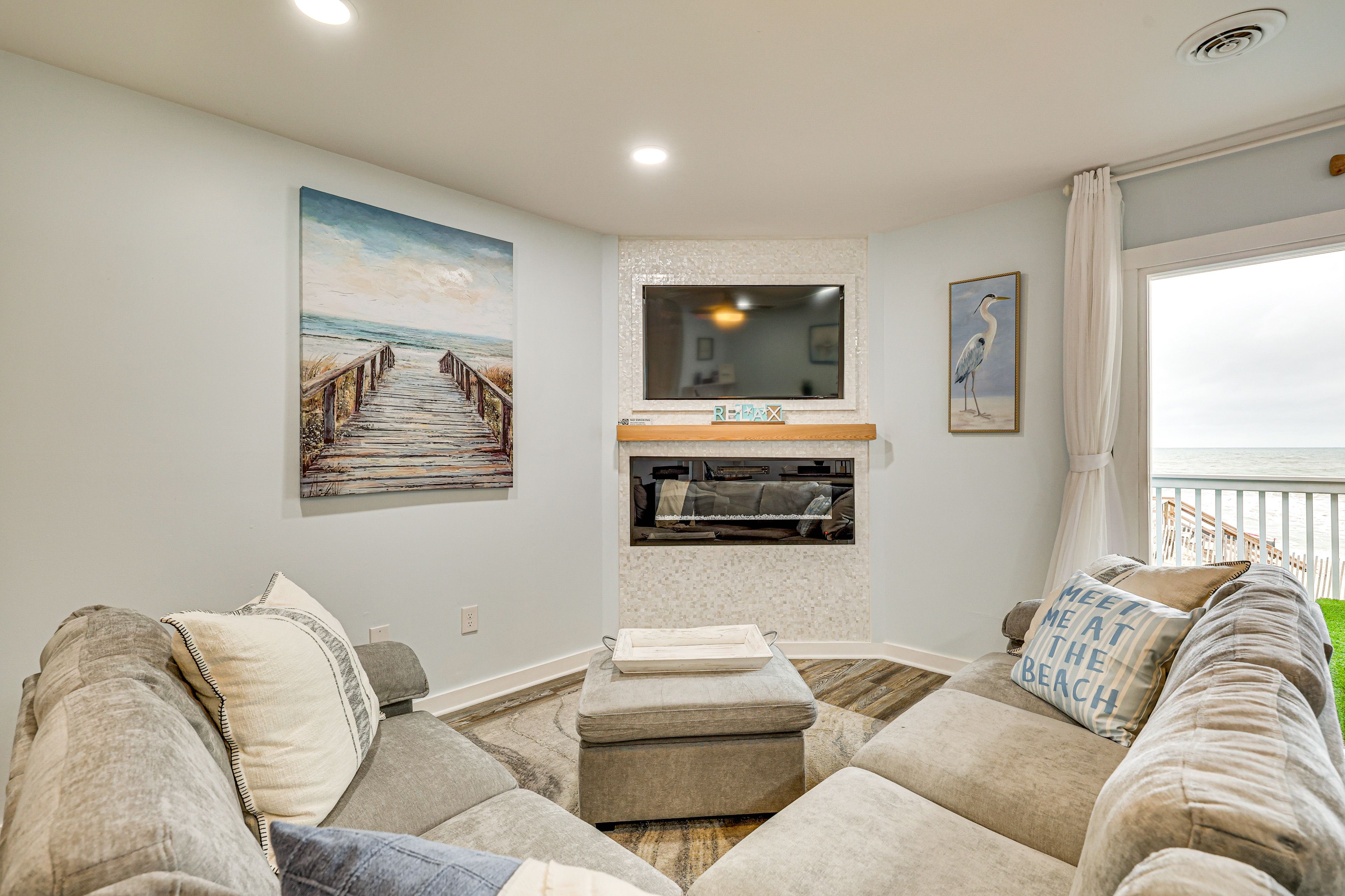 Living Room | Queen Sleeper Sofa | 1st Floor | Smart TV