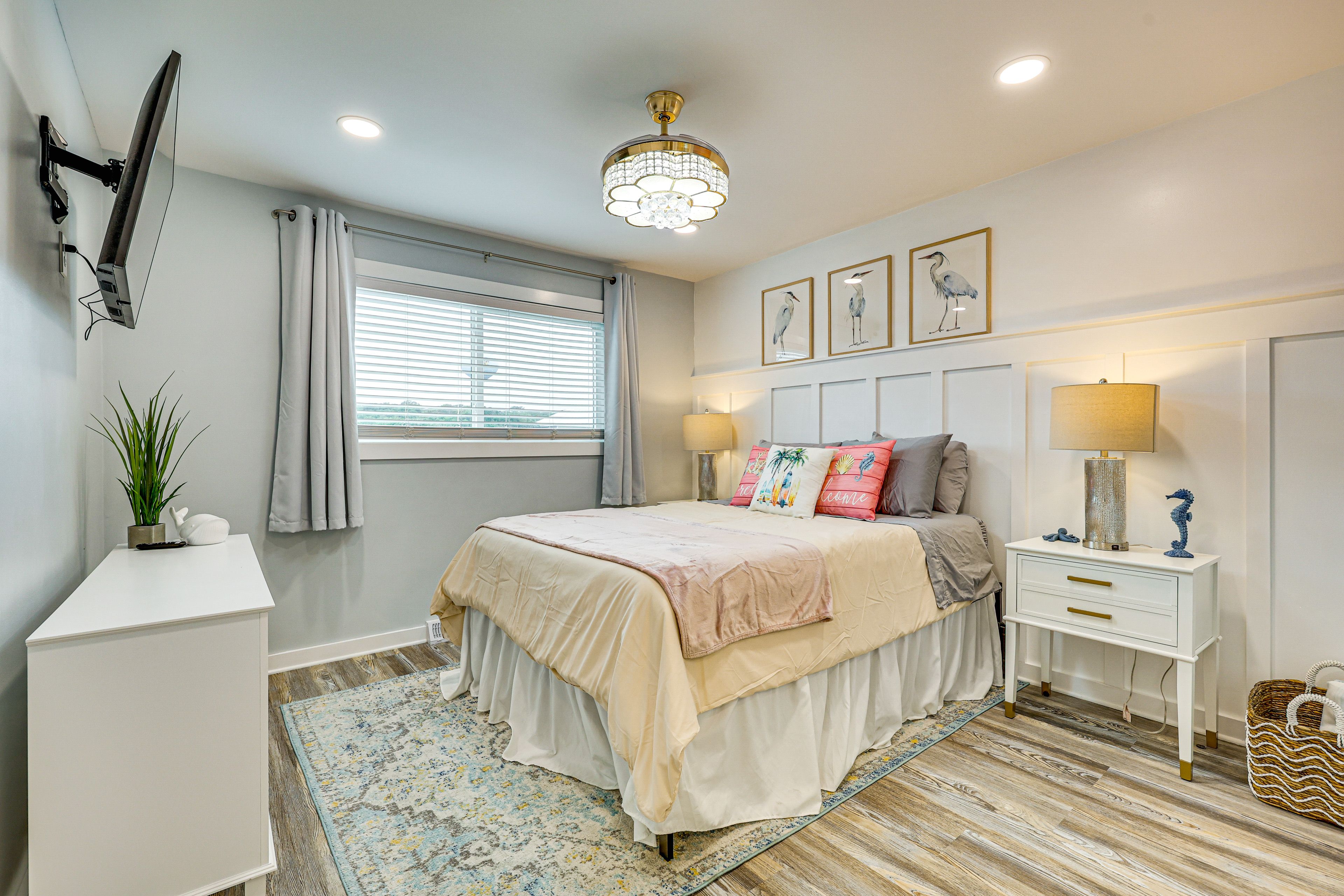 Bedroom 2 | Queen Bed | 2nd Floor | Linens Provided