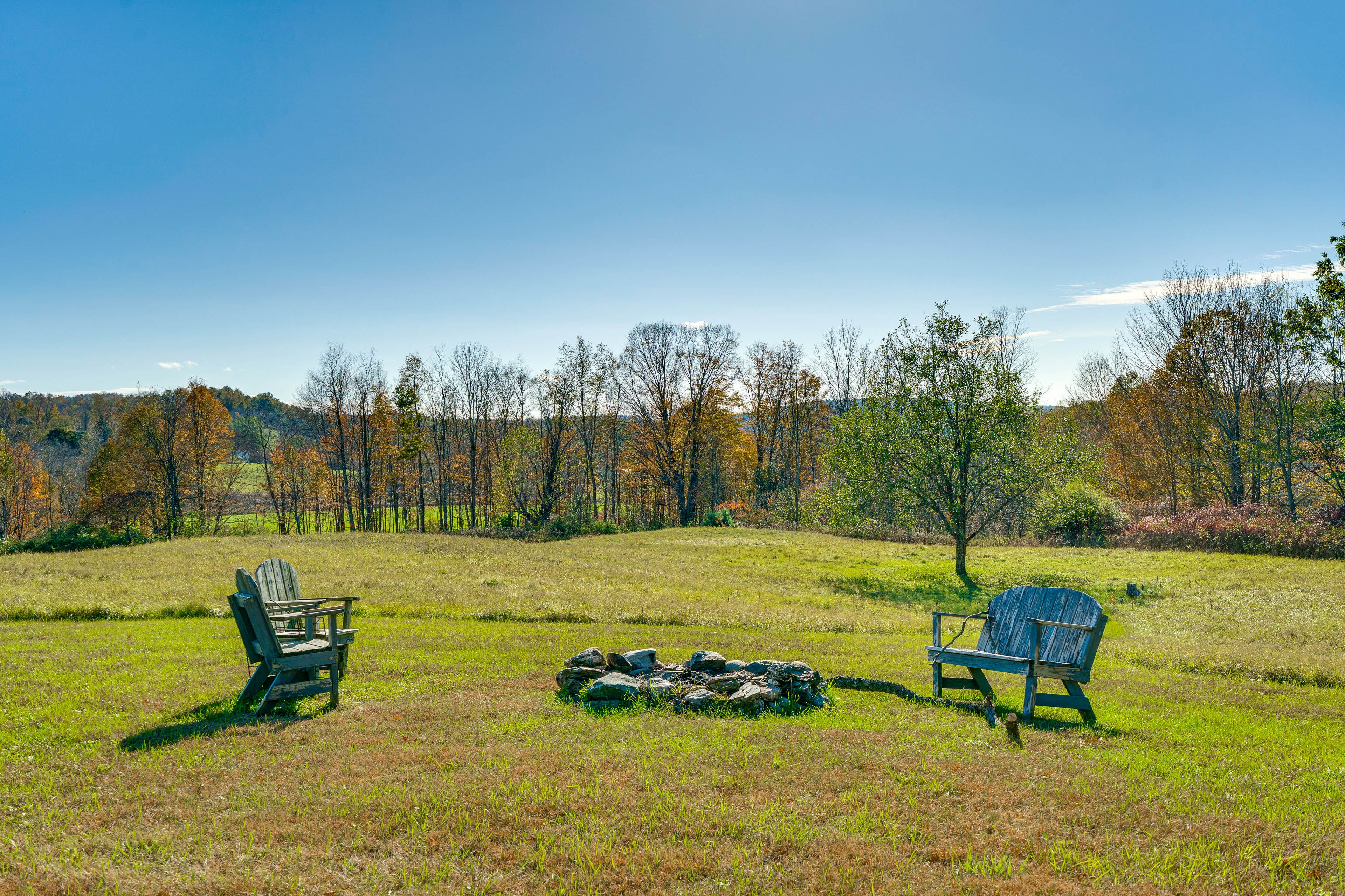 Yard | Mountain Views