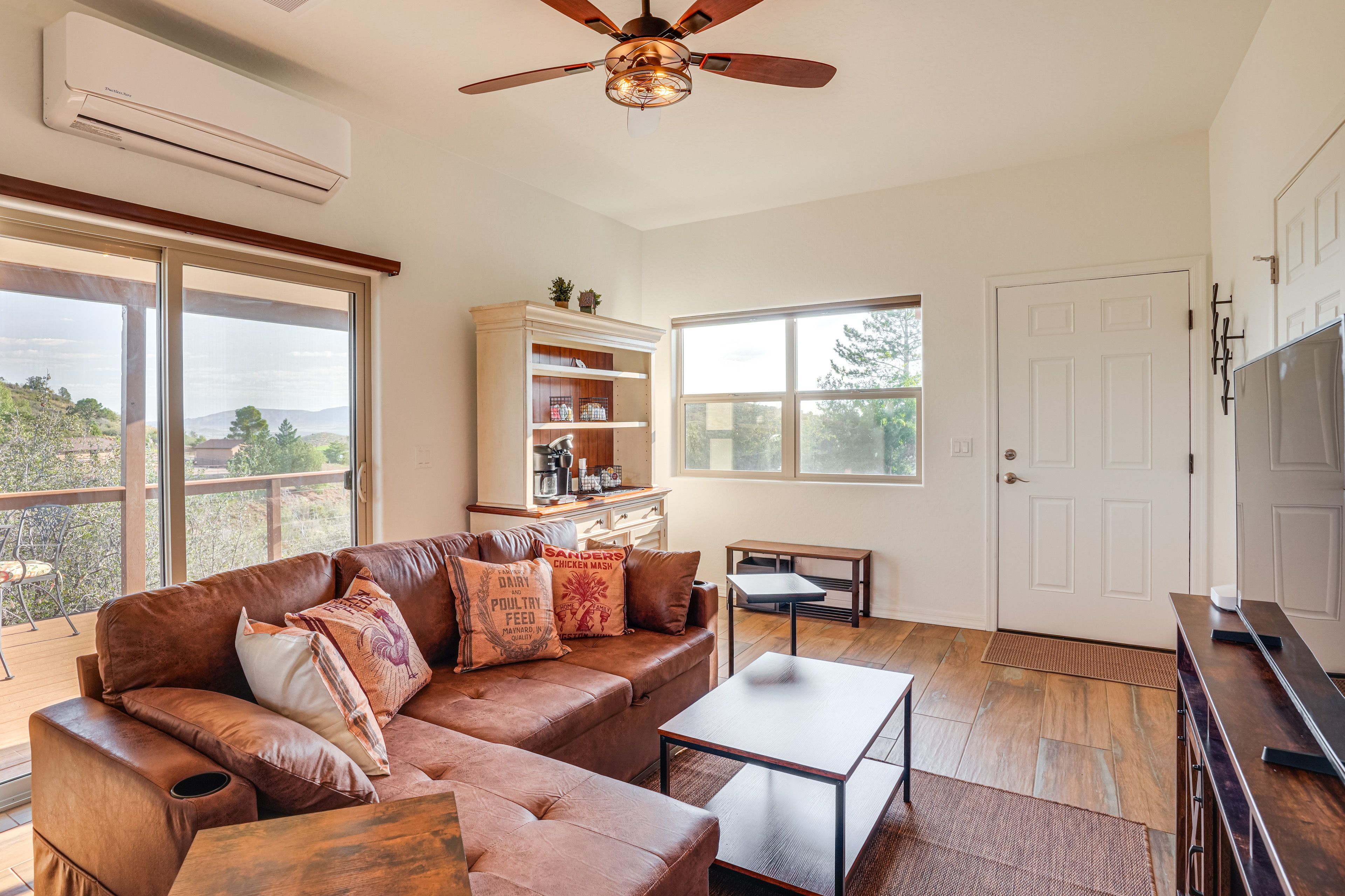 Living Room | Free WiFi | Smart TV | Central A/C | Full Sleeper Sofa