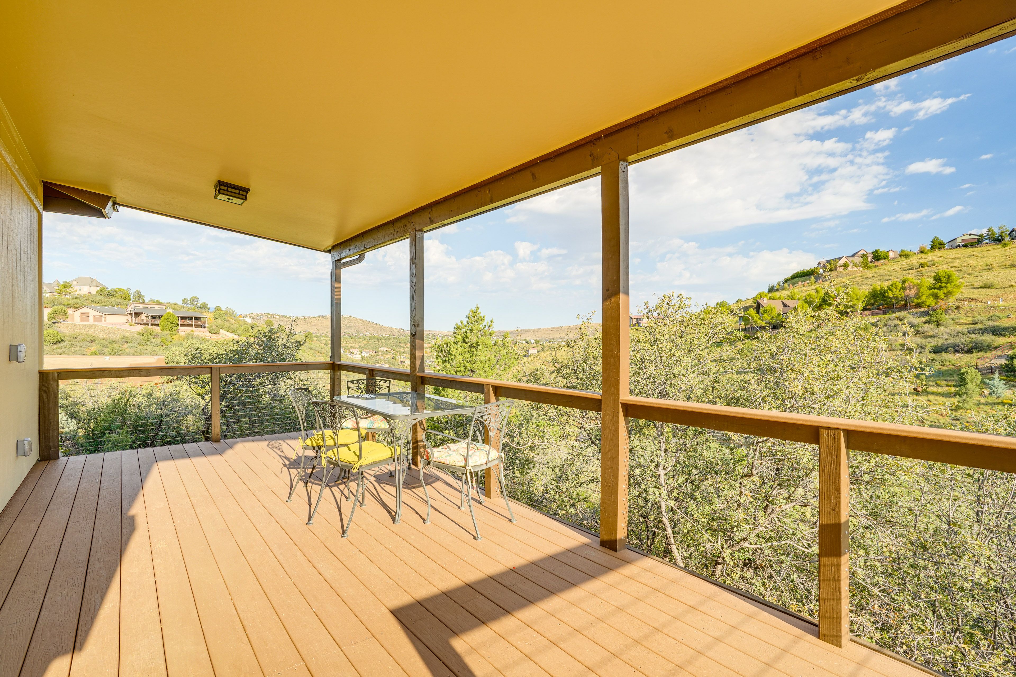 Deck | Outdoor Dining Area