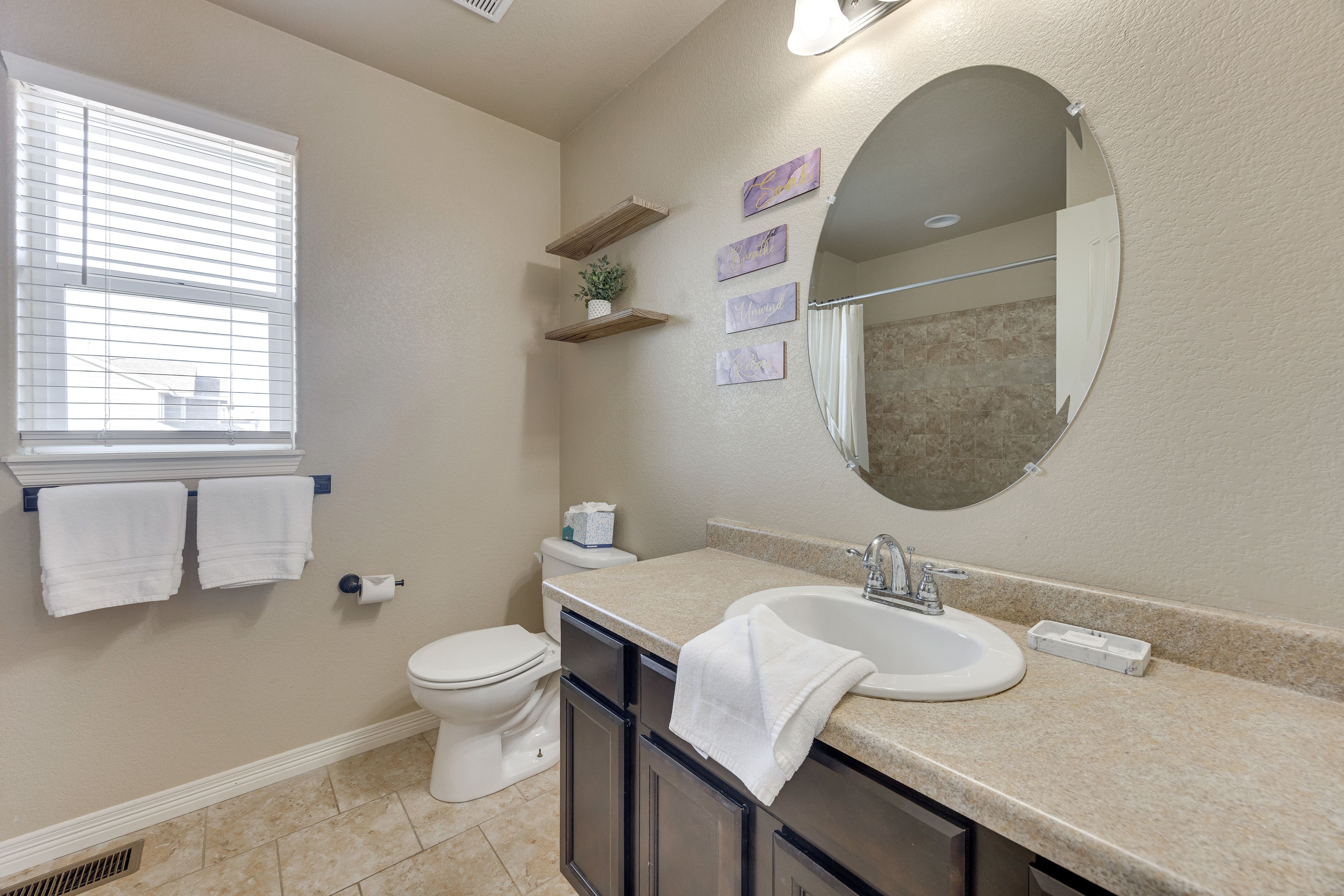 Bathroom | 2nd Floor