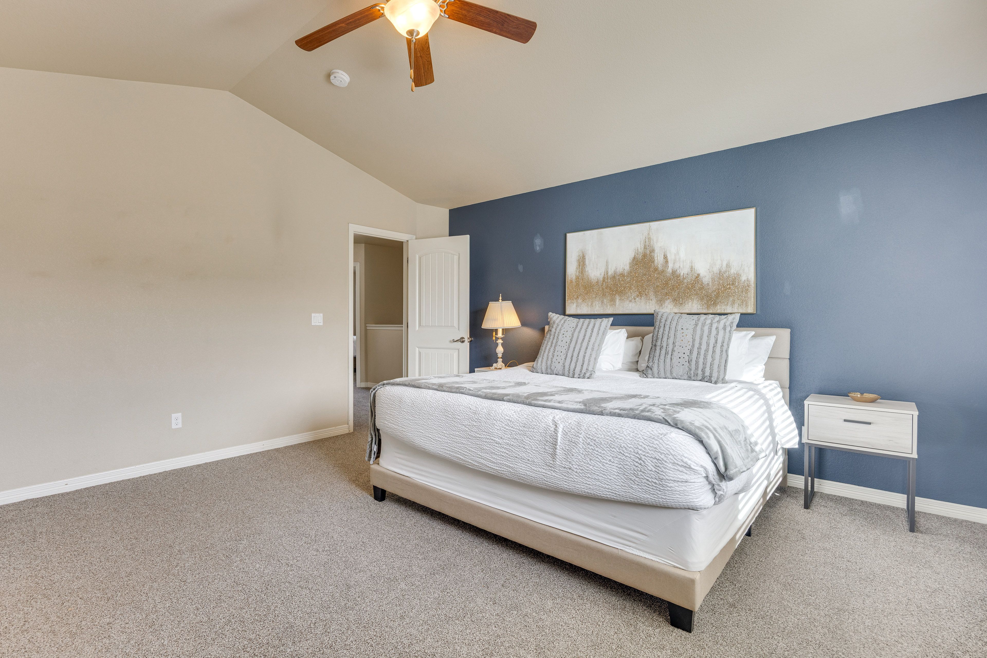 Bedroom 1 | King Bed | Smart TV | 2nd Floor