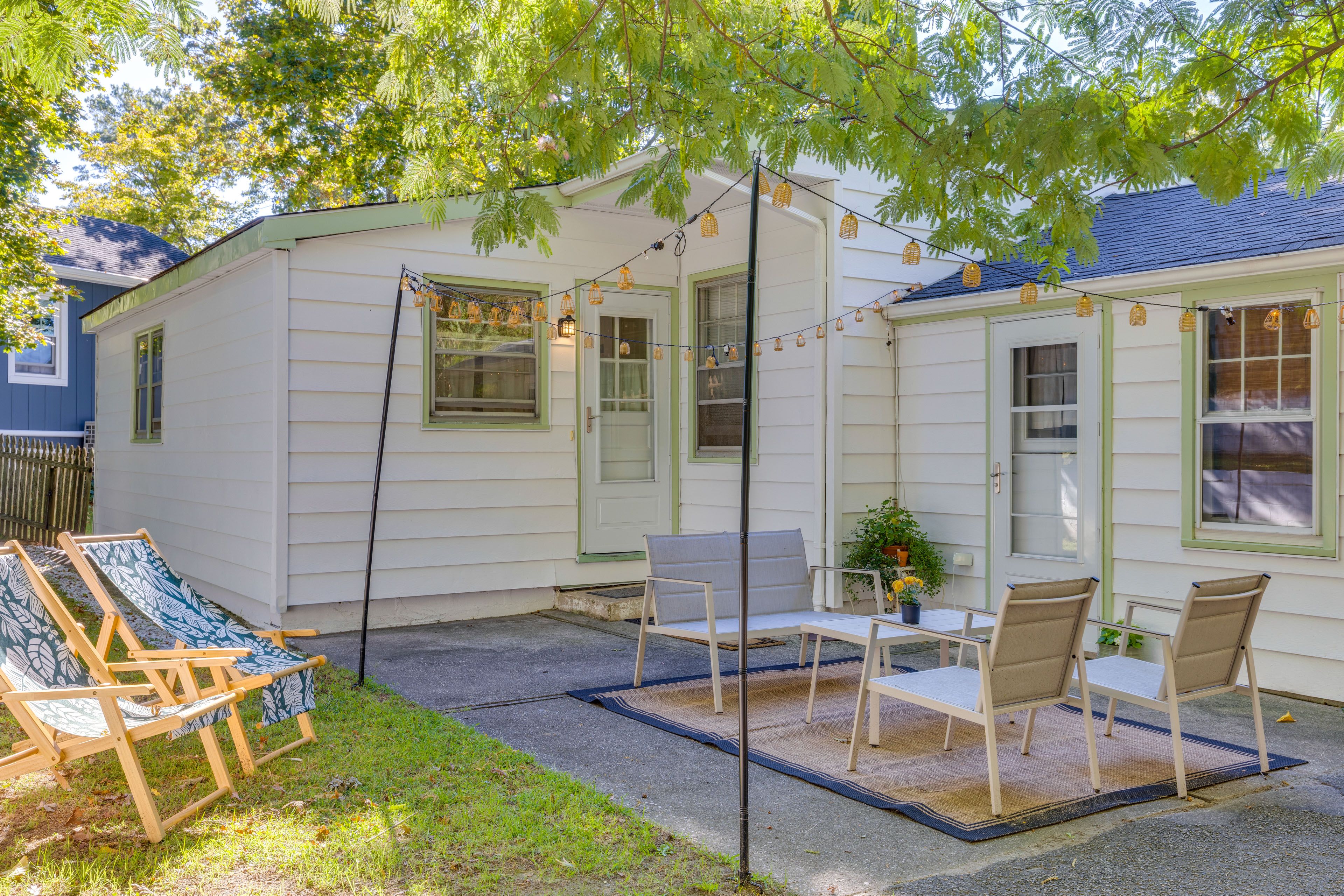 Furnished Patio | Private Yard w/ Bench Swing