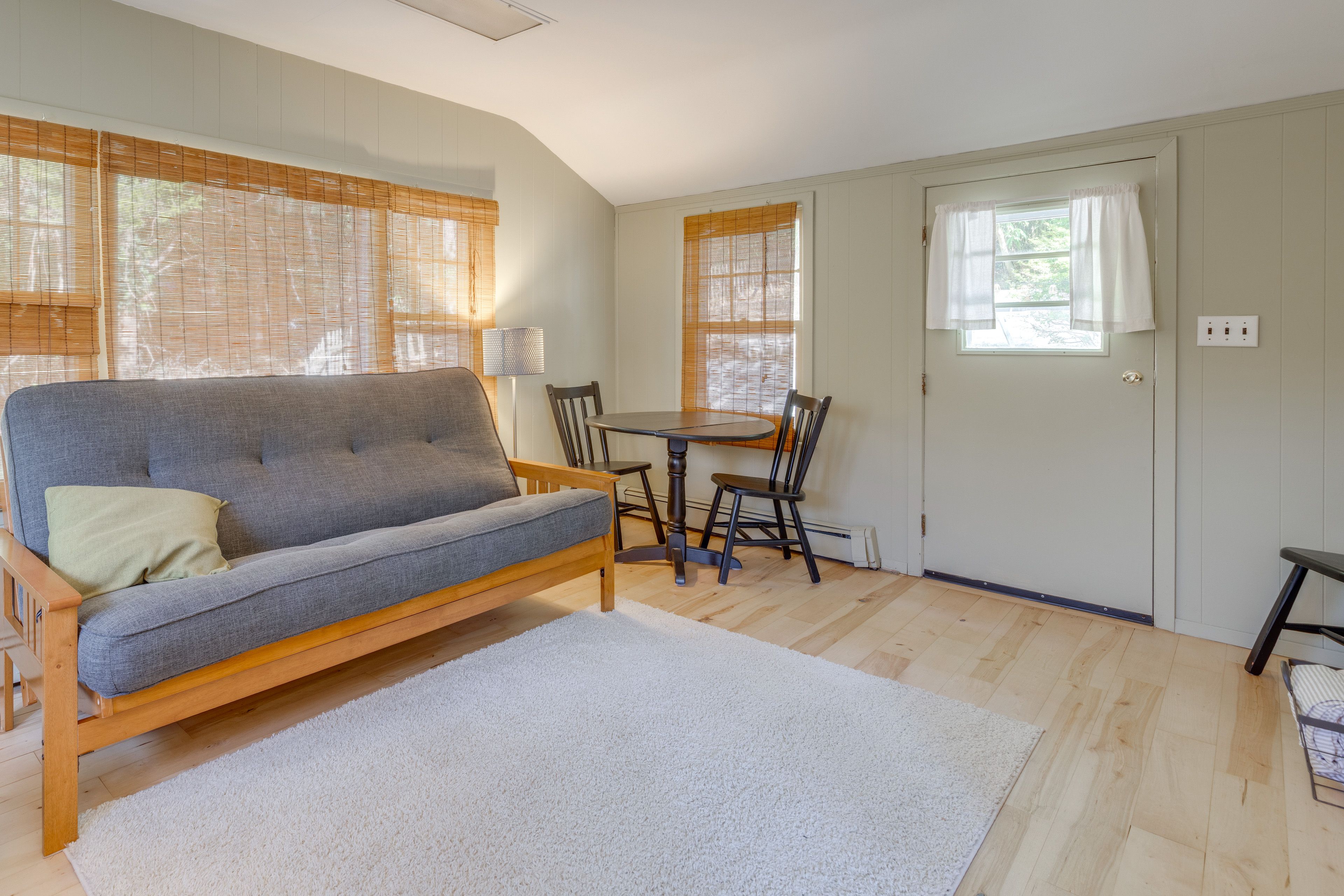 Sleeping Nook | Full Futon | Smart TV