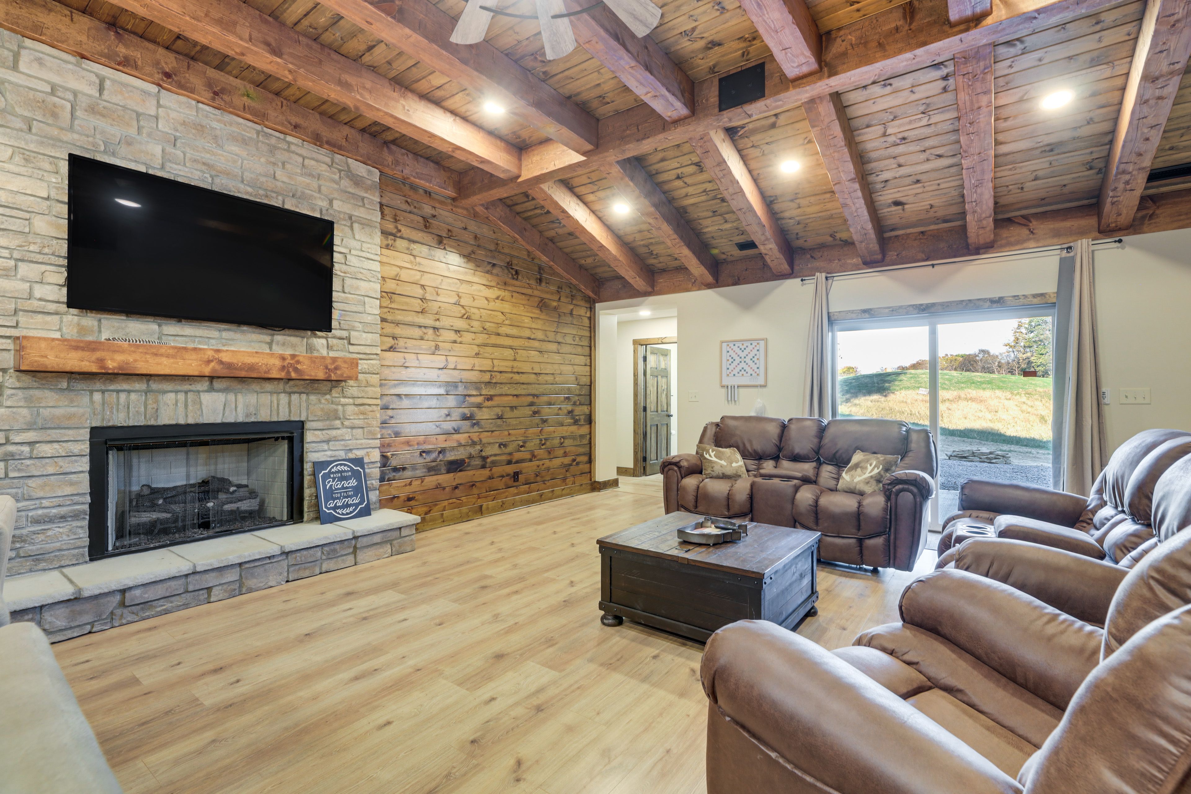 Living Room | Gas Fireplace | Smart TV