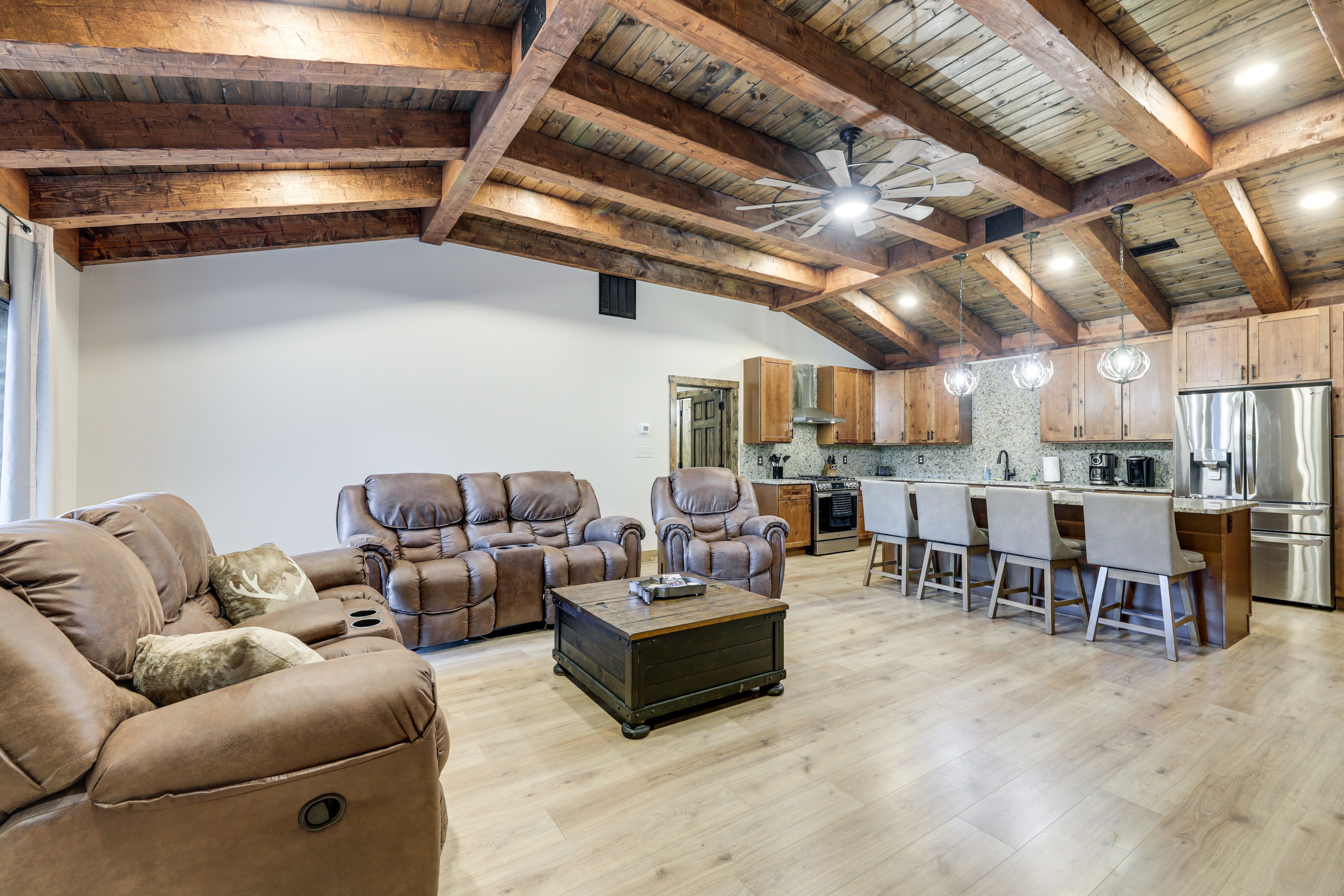 Interior | Full Kitchen