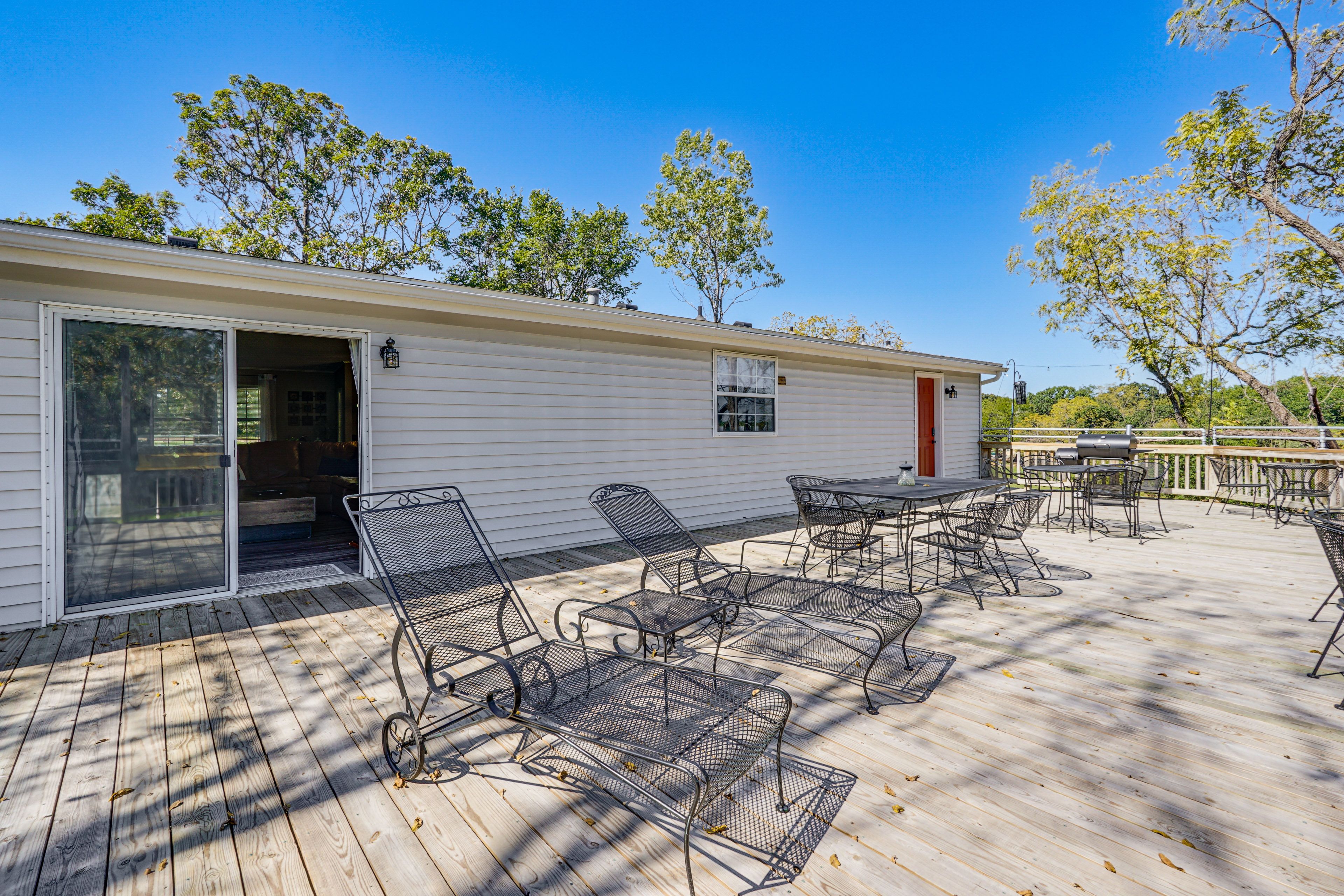 Private Deck | Grill