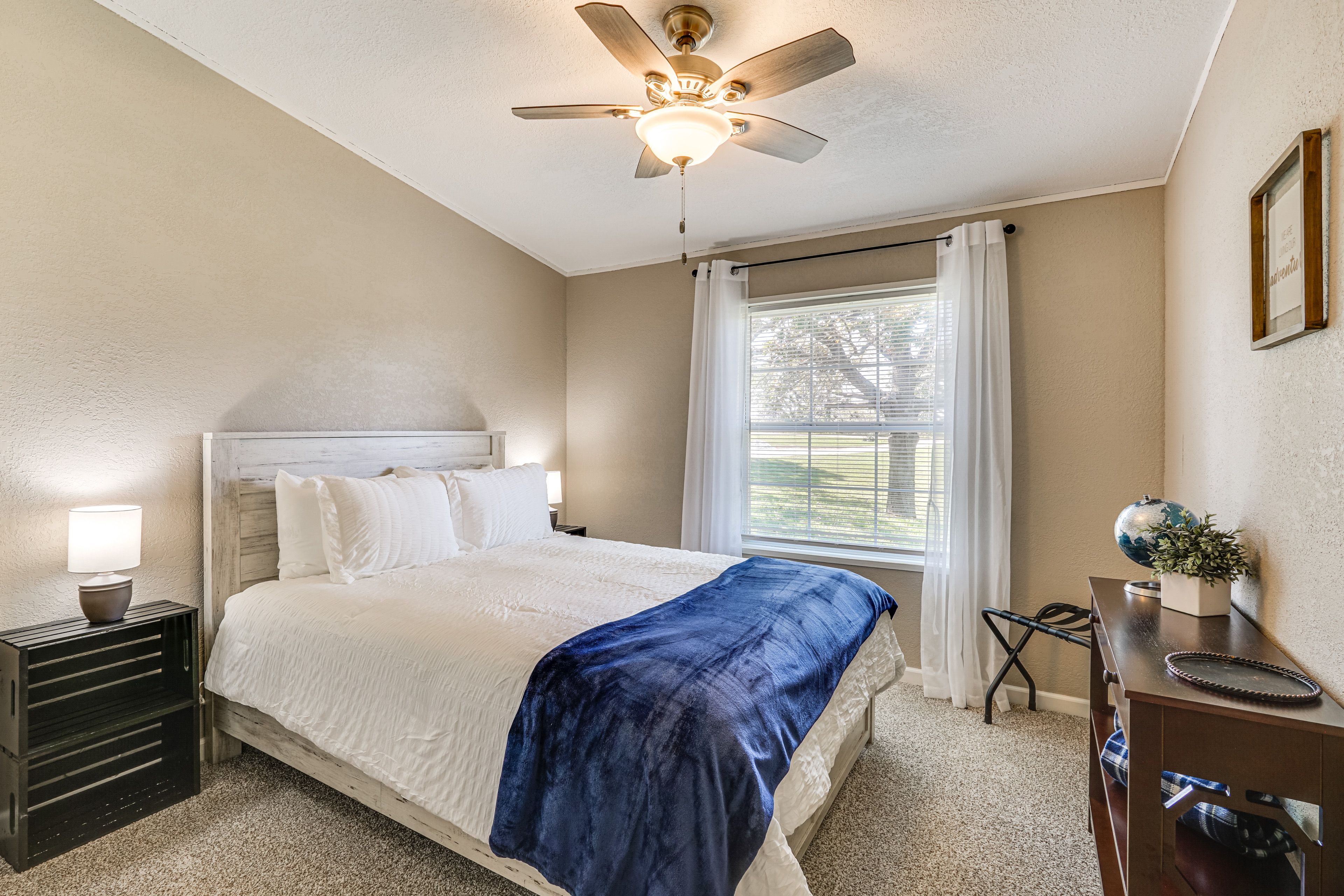 Bedroom 2 | Queen Bed